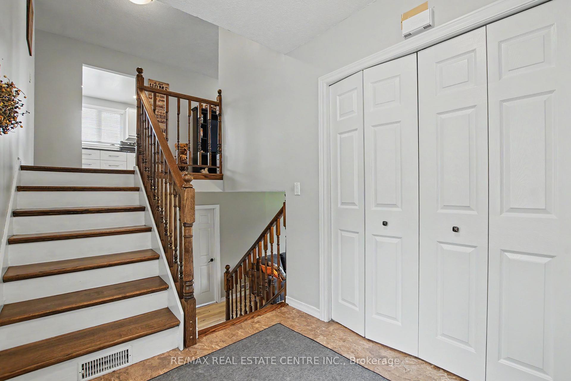 Photo 5 of 1045 Queens Bush Road, Wellesley — HOMEH