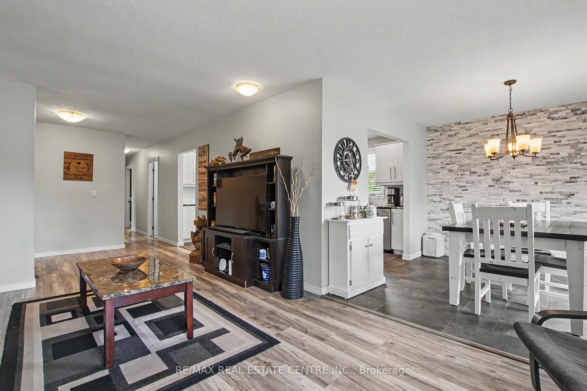 Photo 13 of 1045 Queens Bush Road, Wellesley — HOMEH