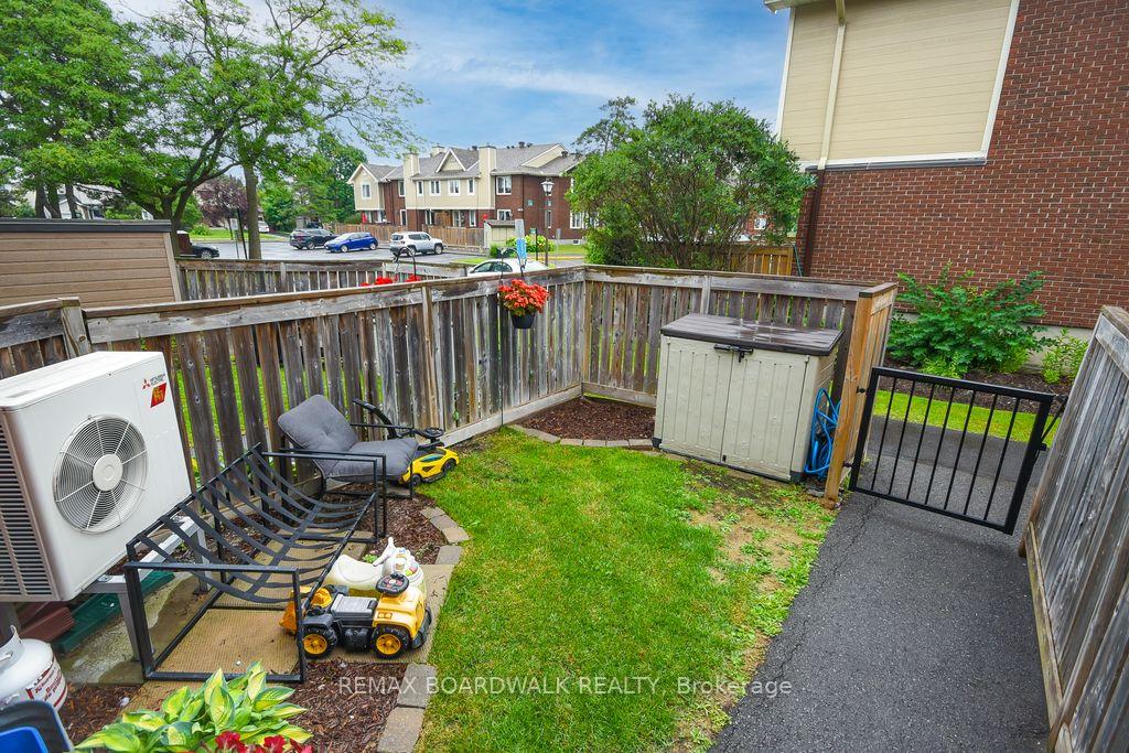 Photo 4 of Unit 205, 1760 Cabaret Lane, Ottawa, Fallingbrook/Pineridge — HOMEH
