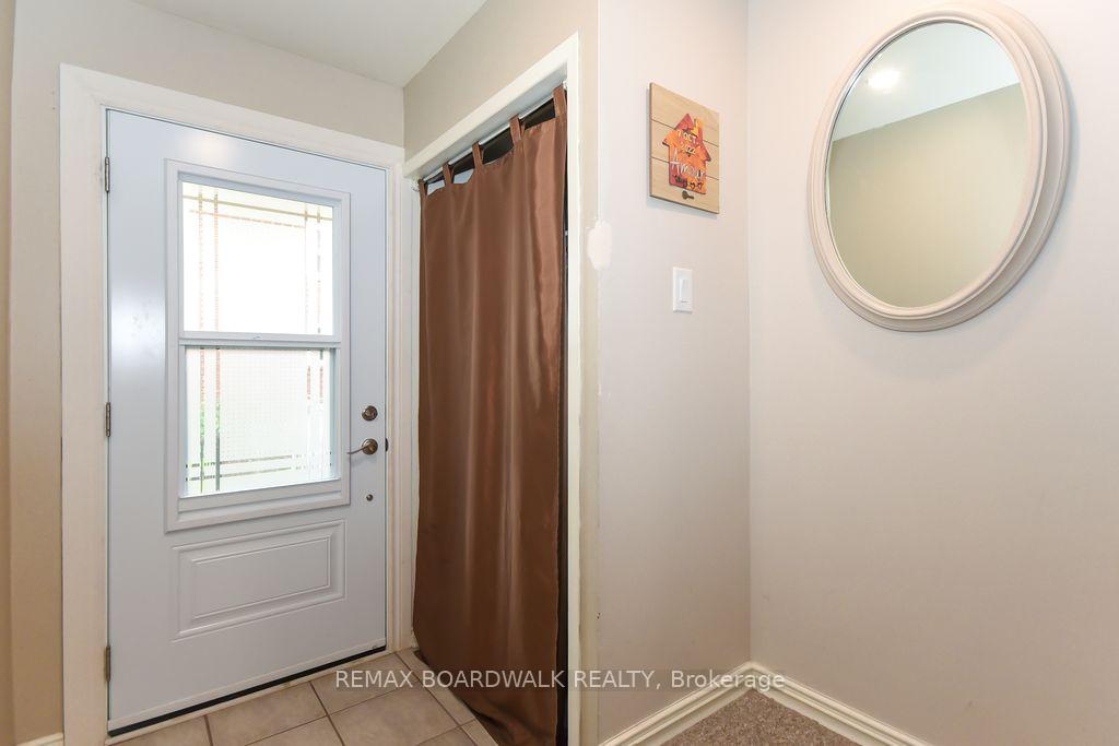Photo 5 of Unit 205, 1760 Cabaret Lane, Ottawa, Fallingbrook/Pineridge — HOMEH