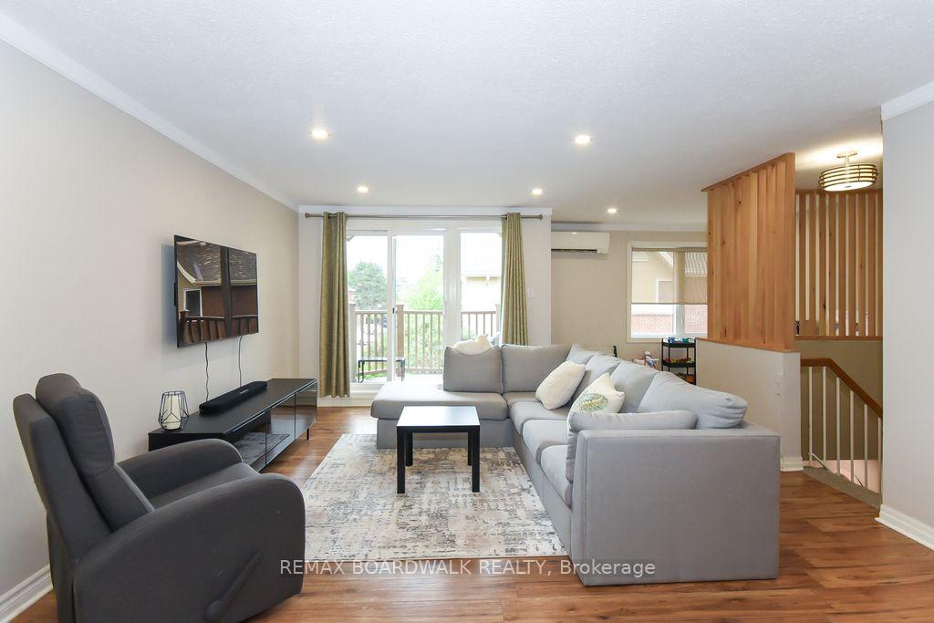 Photo 6 of Unit 205, 1760 Cabaret Lane, Ottawa, Fallingbrook/Pineridge — HOMEH