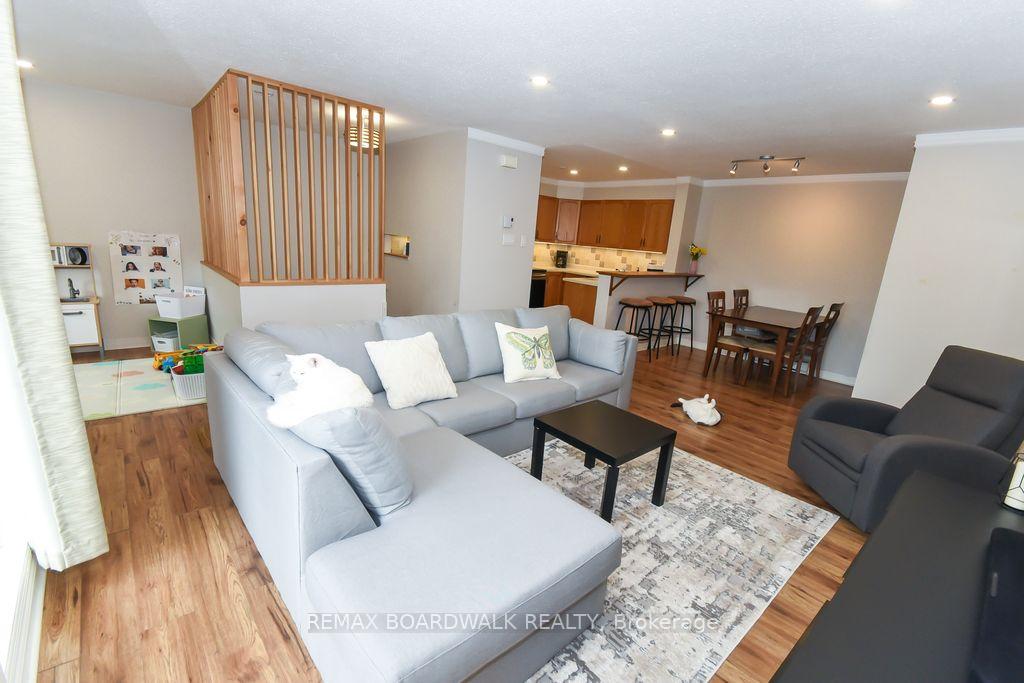 Photo 10 of Unit 205, 1760 Cabaret Lane, Ottawa, Fallingbrook/Pineridge — HOMEH
