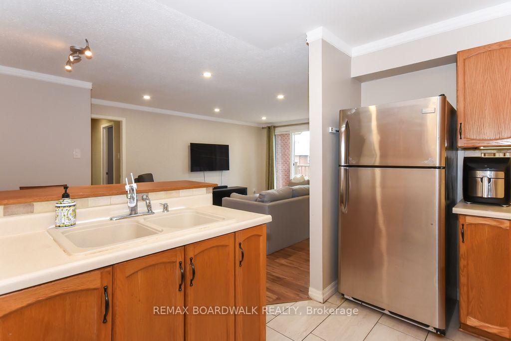 Photo 15 of Unit 205, 1760 Cabaret Lane, Ottawa, Fallingbrook/Pineridge — HOMEH