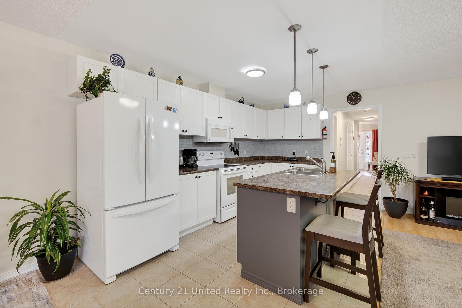 Photo 9 of 832 Leslie Street, Cobourg — HOMEH