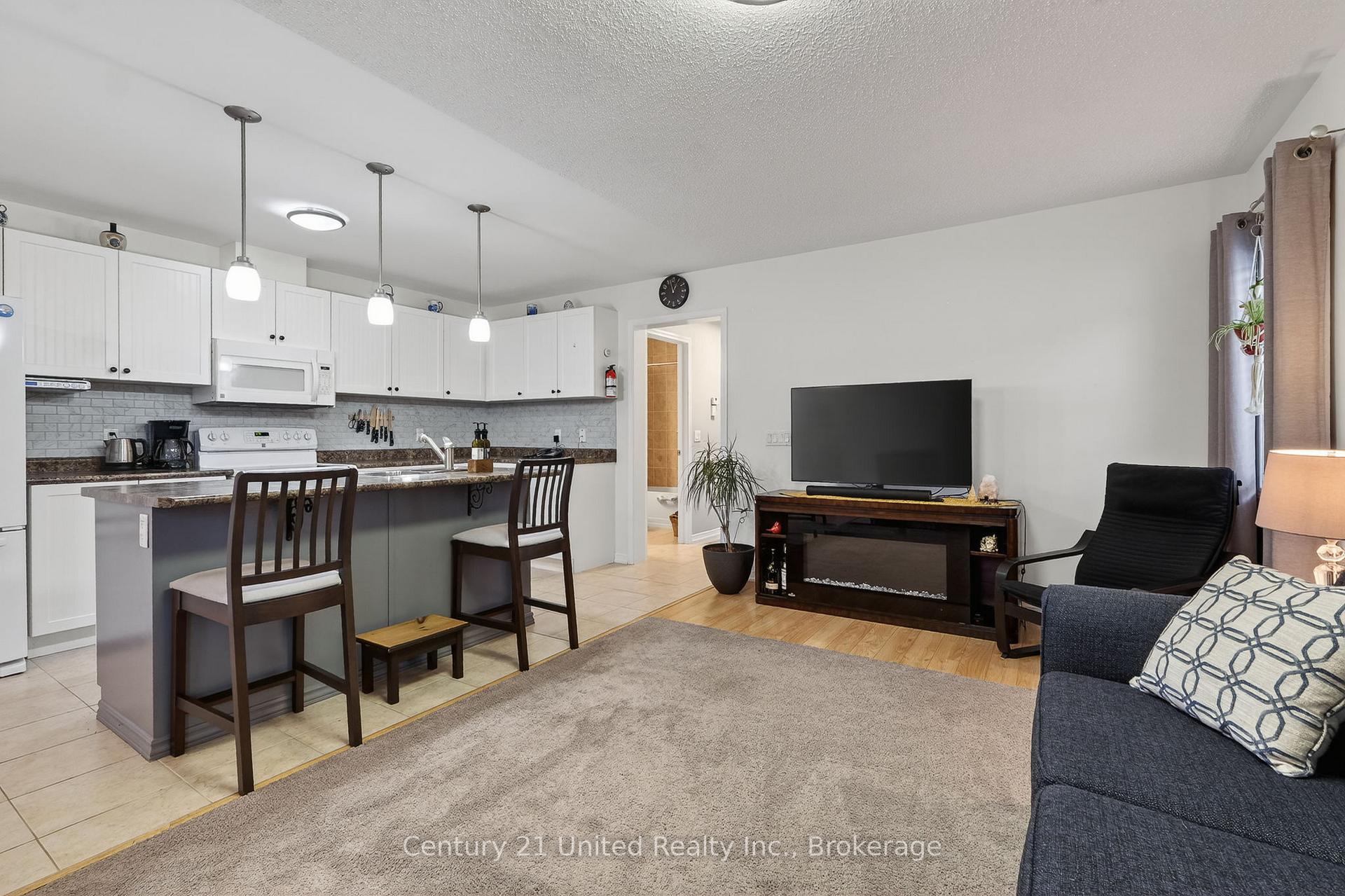 Photo 10 of 832 Leslie Street, Cobourg — HOMEH