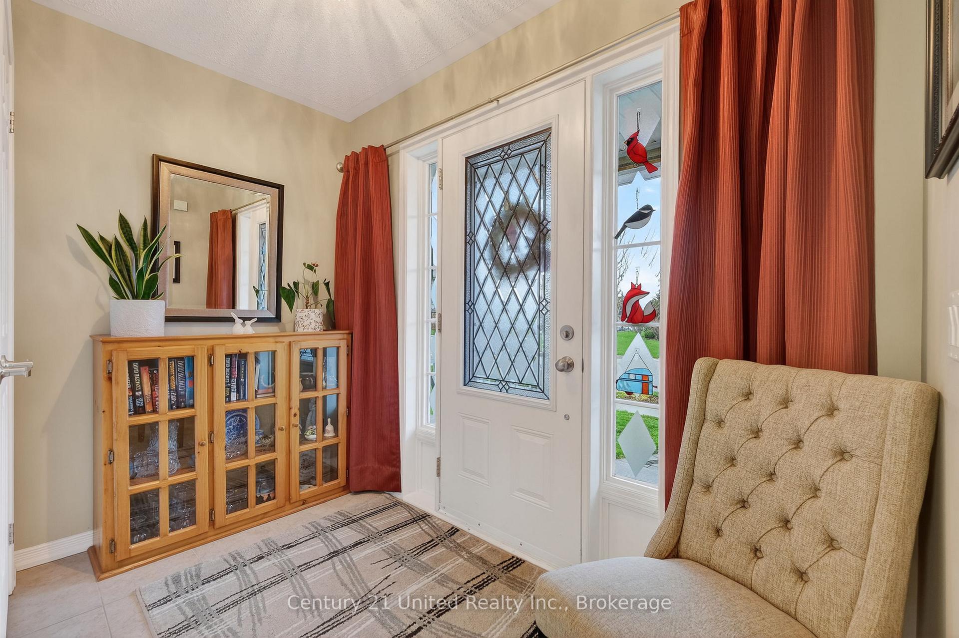 Photo 3 of 832 Leslie Street, Cobourg — HOMEH