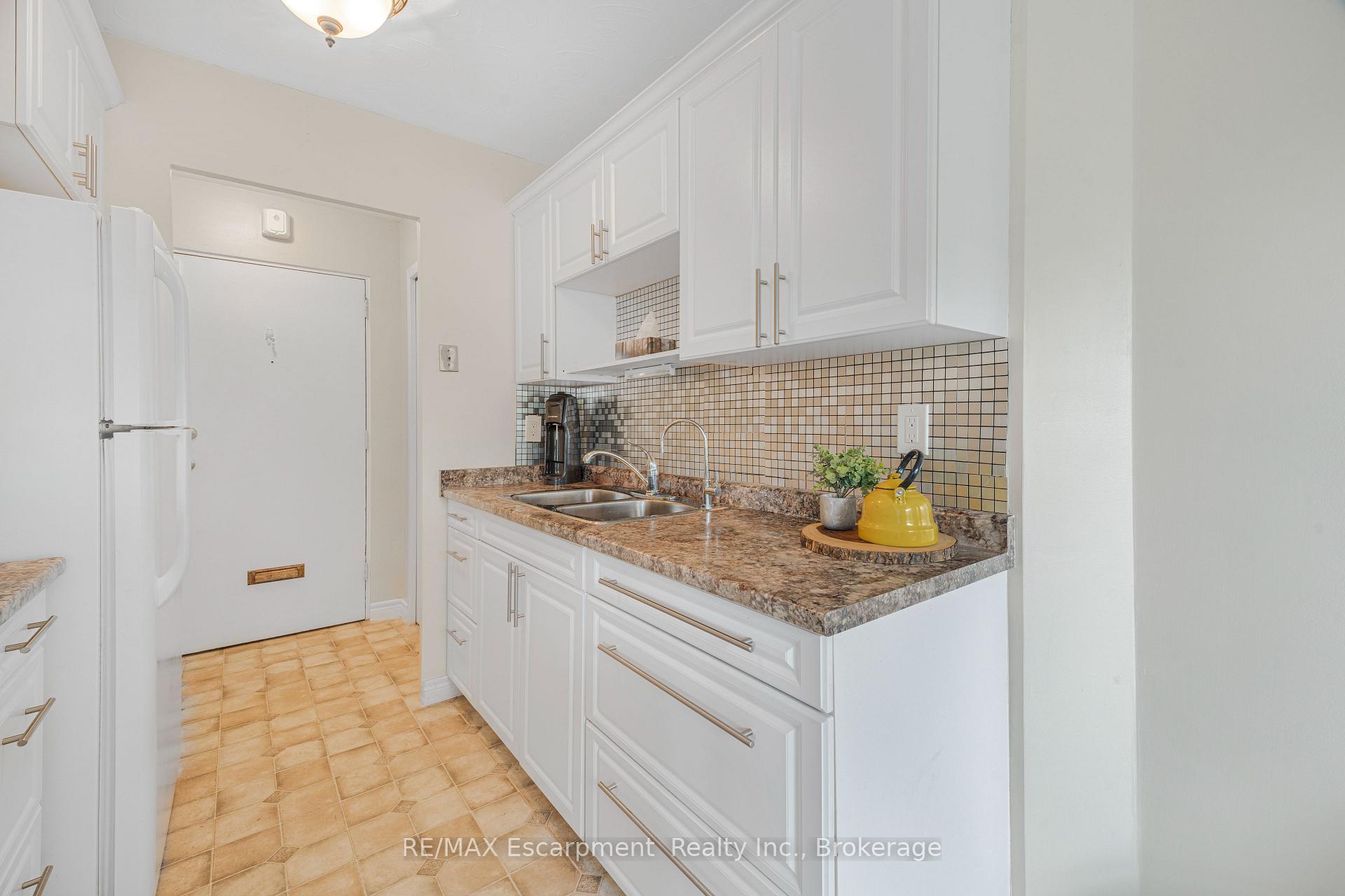 Photo 6 of Unit 203, 485 Thorold Road, Welland, Prince Charles — HOMEH