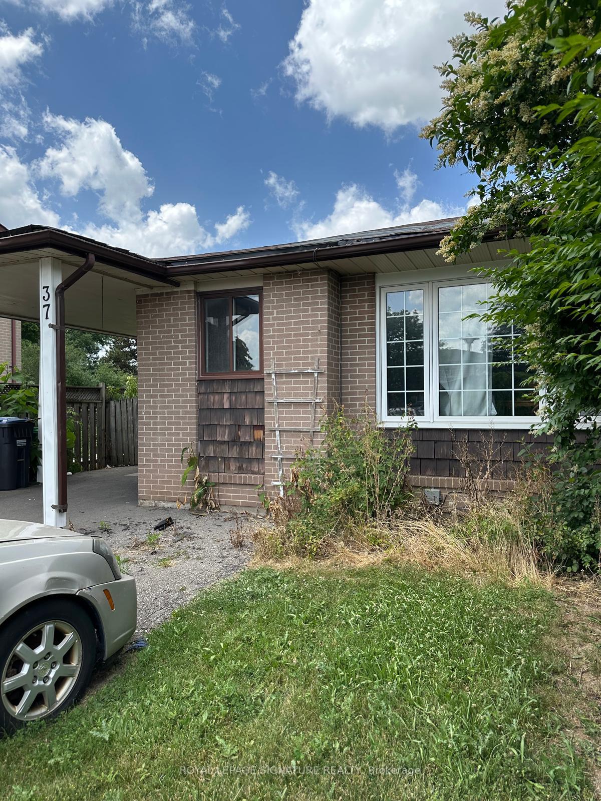 Photo 3 of 37 Flamingo Crescent, Brampton, Southgate — HOMEH