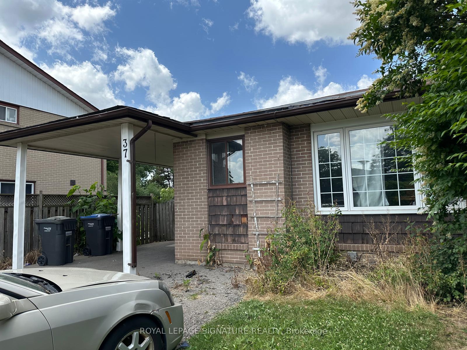 Photo 4 of 37 Flamingo Crescent, Brampton, Southgate — HOMEH