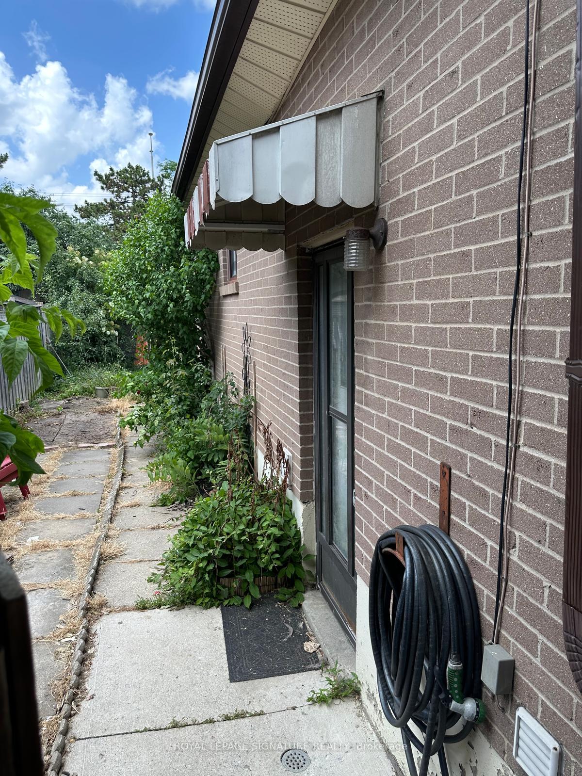 Photo 7 of 37 Flamingo Crescent, Brampton, Southgate — HOMEH