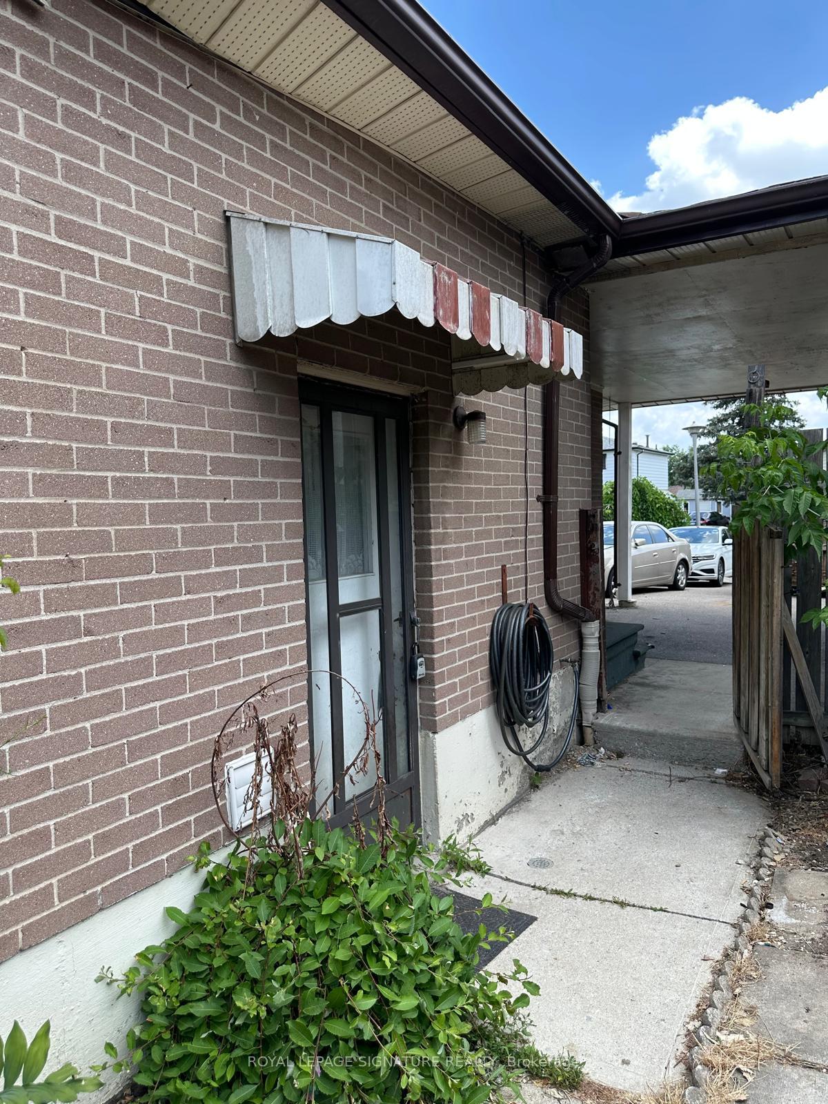 Photo 8 of 37 Flamingo Crescent, Brampton, Southgate — HOMEH