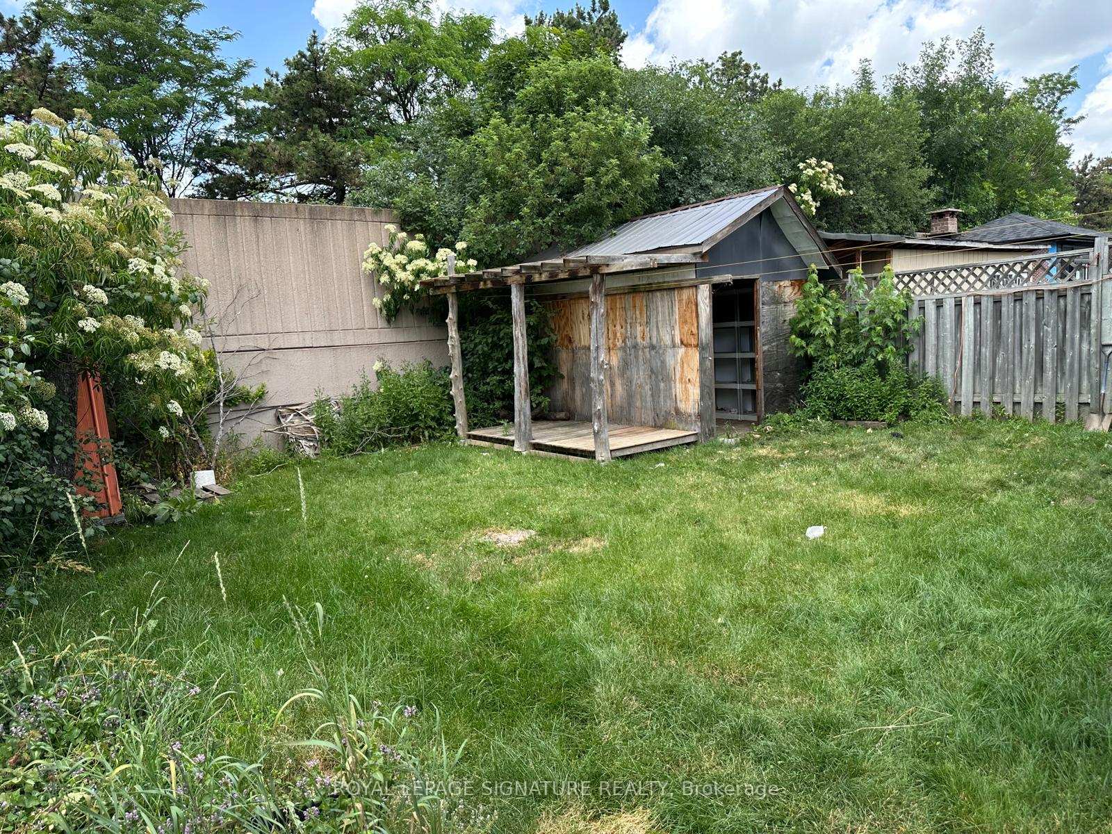 Photo 10 of 37 Flamingo Crescent, Brampton, Southgate — HOMEH