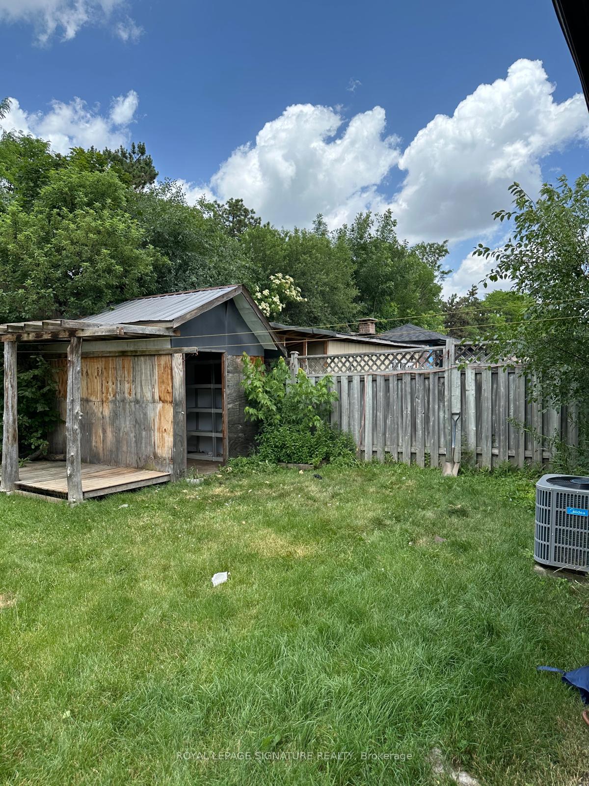 Photo 12 of 37 Flamingo Crescent, Brampton, Southgate — HOMEH