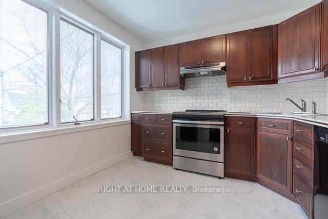 Photo 3 of 131 Banff Road, Toronto, Mount Pleasant East — HOMEH