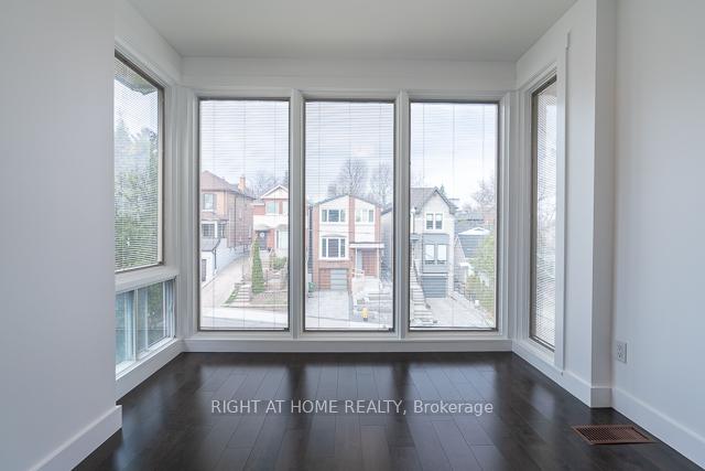 Photo 11 of 131 Banff Road, Toronto, Mount Pleasant East — HOMEH