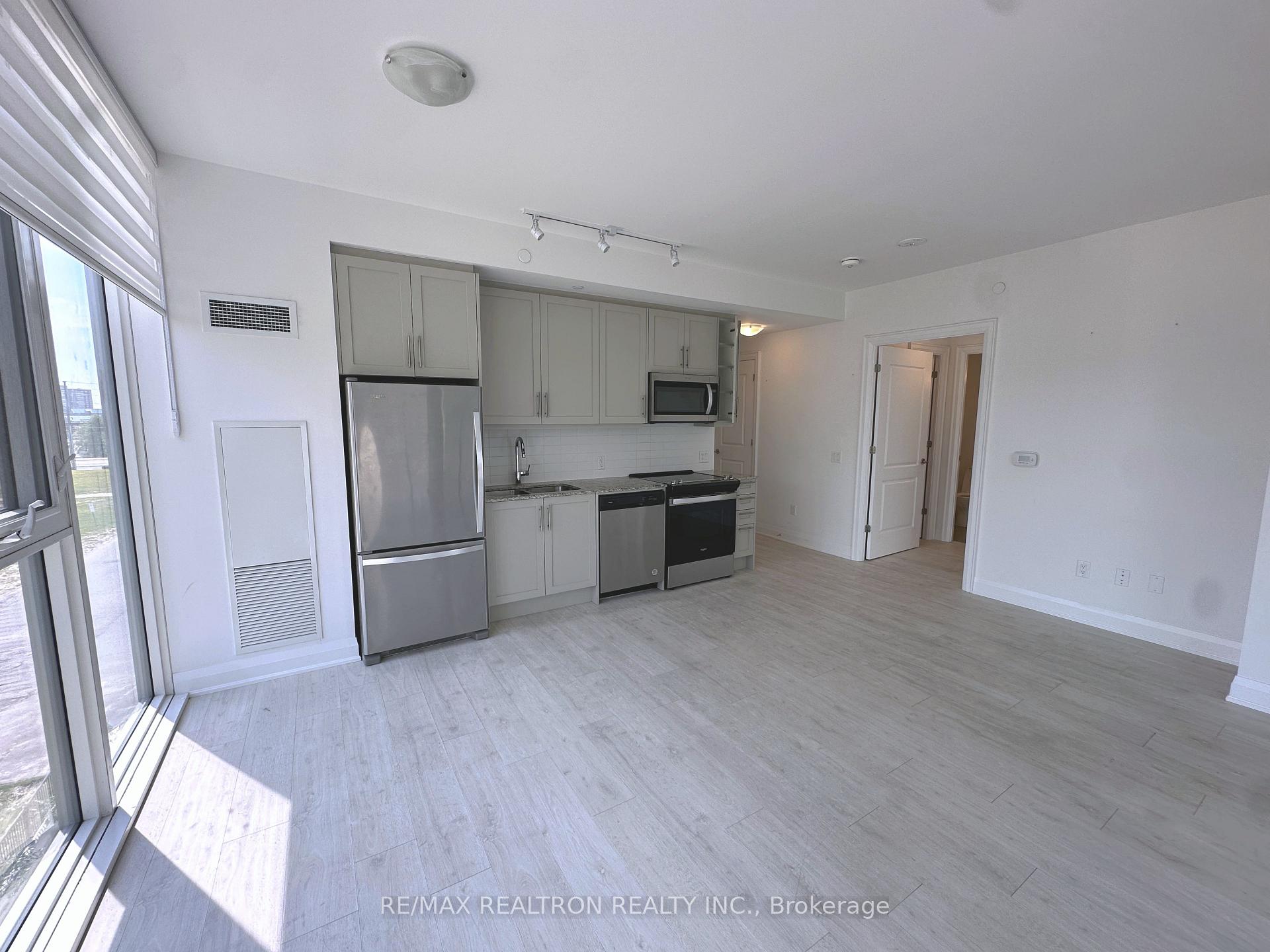 Photo 4 of Unit 402, 20 Gatineau Drive, Vaughan, Beverley Glen — HOMEH