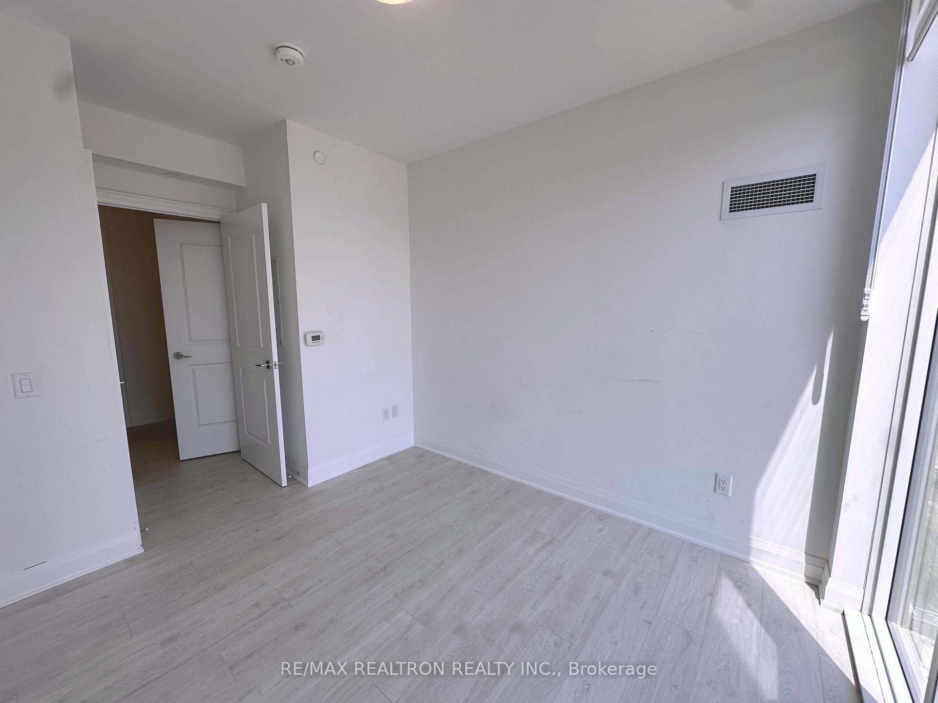 Photo 7 of Unit 402, 20 Gatineau Drive, Vaughan, Beverley Glen — HOMEH