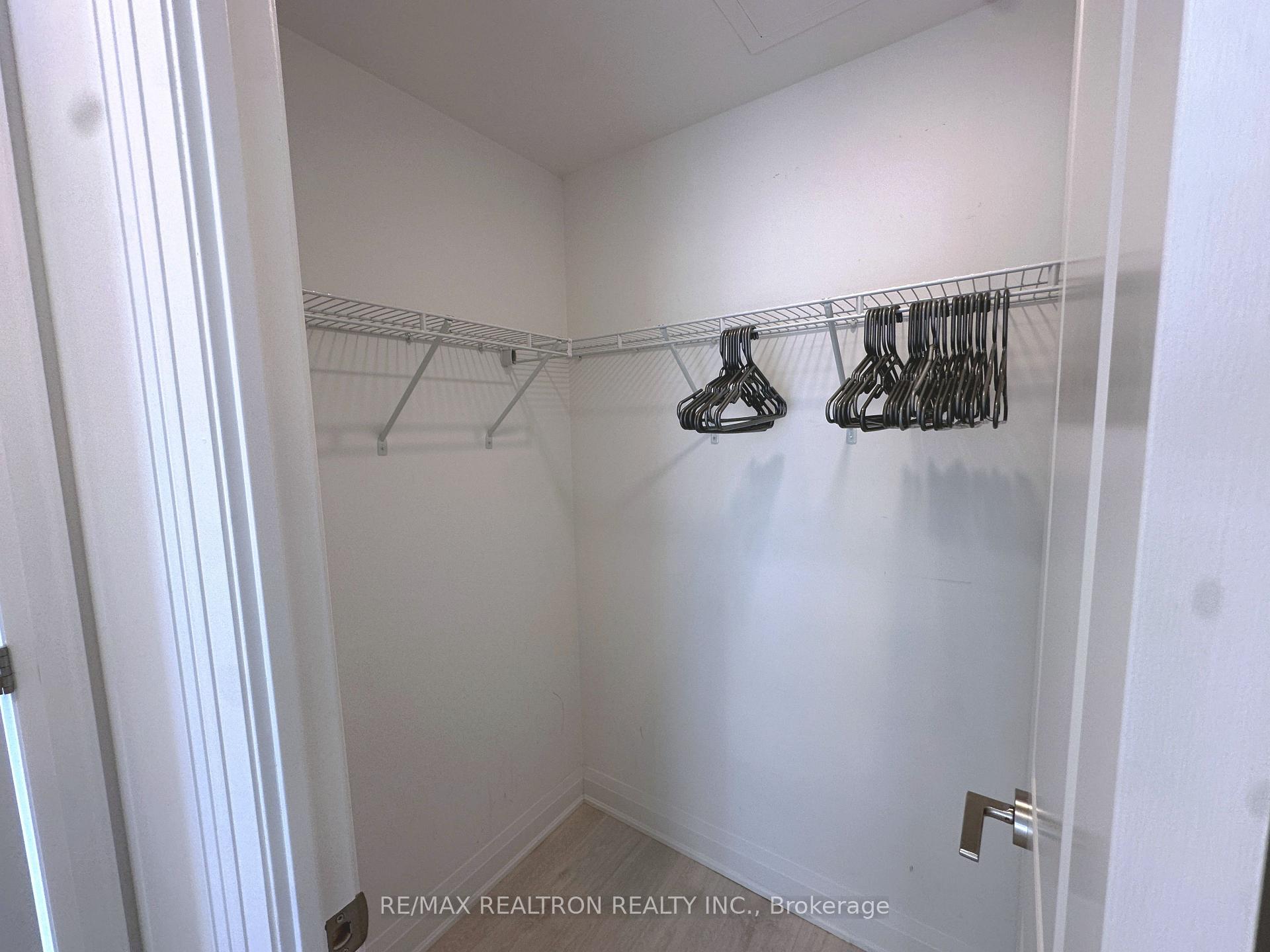 Photo 12 of Unit 402, 20 Gatineau Drive, Vaughan, Beverley Glen — HOMEH