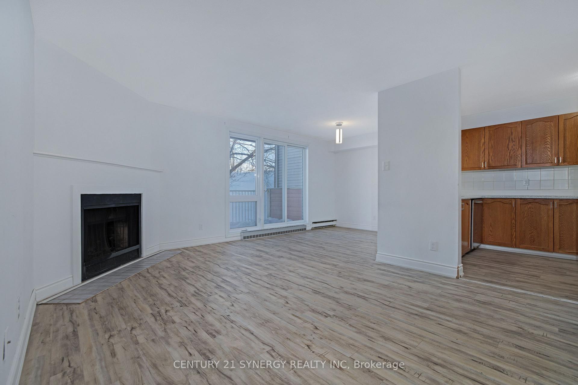 Photo 7 of Unit 403, 1589 St Bernard Street, Ottawa, Sawmill Creek/Timbermill — HOMEH