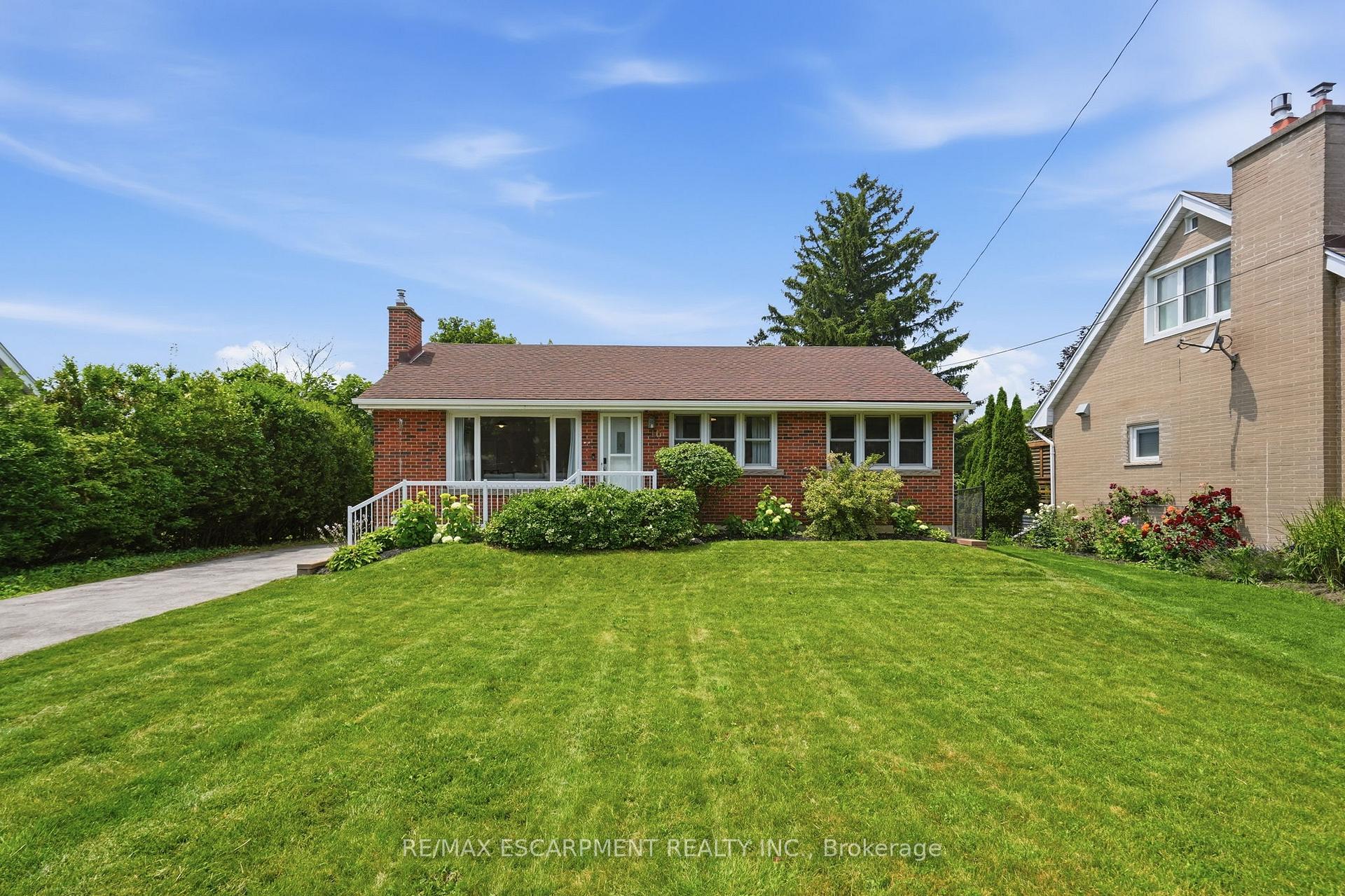 Photo 1 of 16 Kings Forest Drive, Hamilton, Huntington — HOMEH