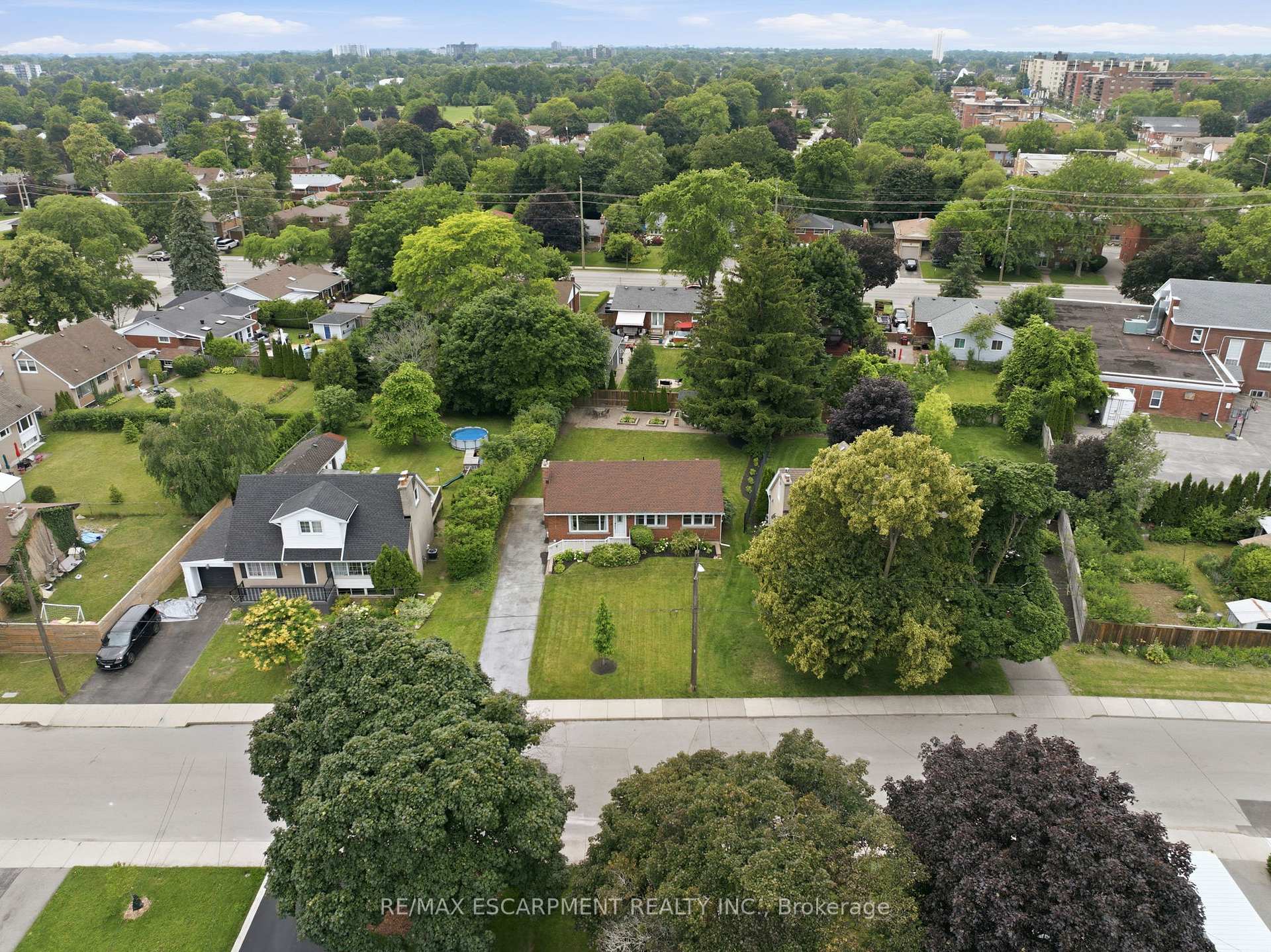 Photo 4 of 16 Kings Forest Drive, Hamilton, Huntington — HOMEH
