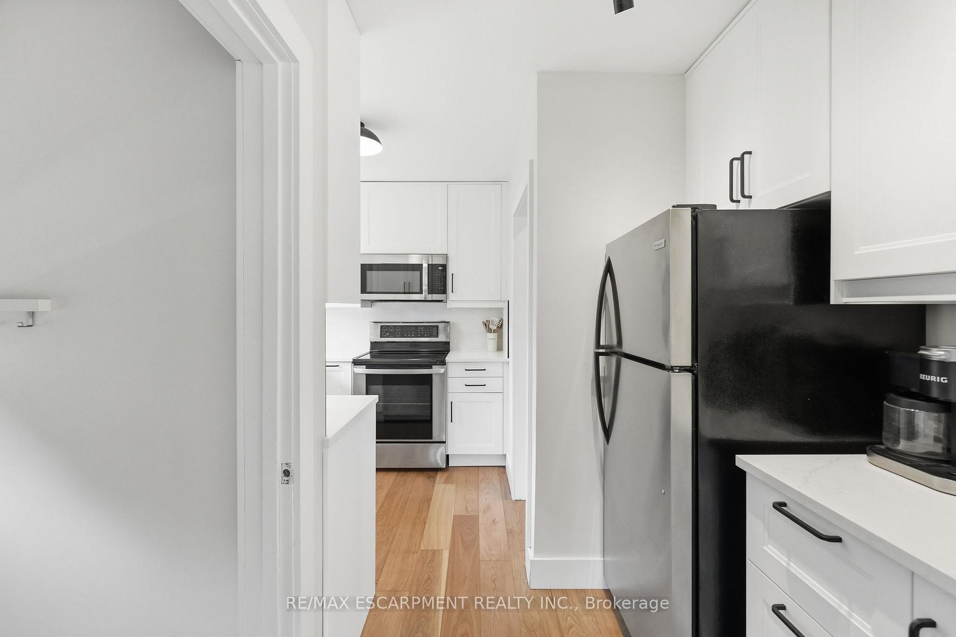 Photo 14 of 16 Kings Forest Drive, Hamilton, Huntington — HOMEH