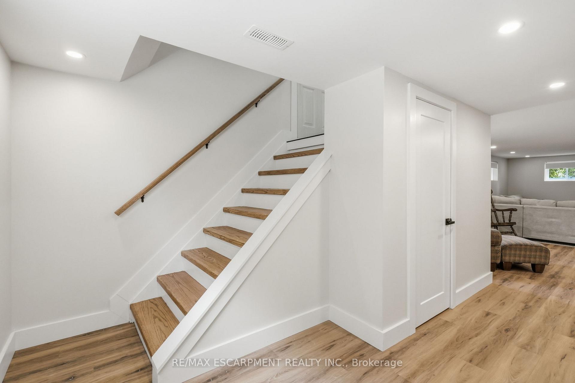 Photo 31 of 16 Kings Forest Drive, Hamilton, Huntington — HOMEH