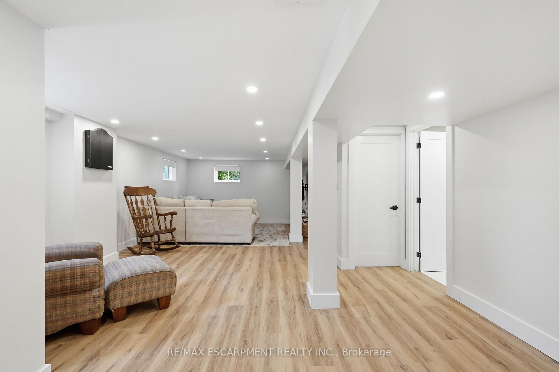 Photo 33 of 16 Kings Forest Drive, Hamilton, Huntington — HOMEH
