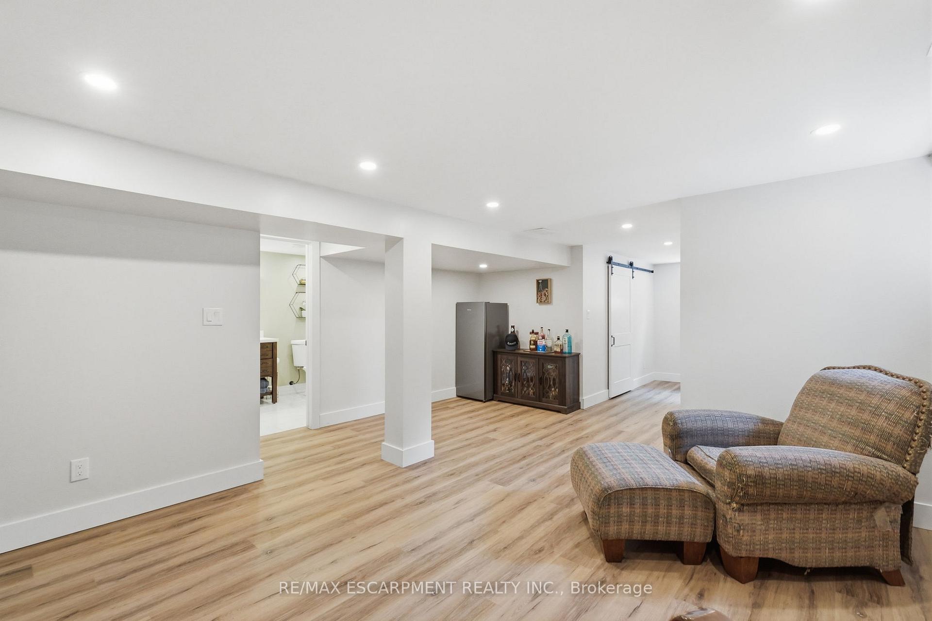 Photo 34 of 16 Kings Forest Drive, Hamilton, Huntington — HOMEH