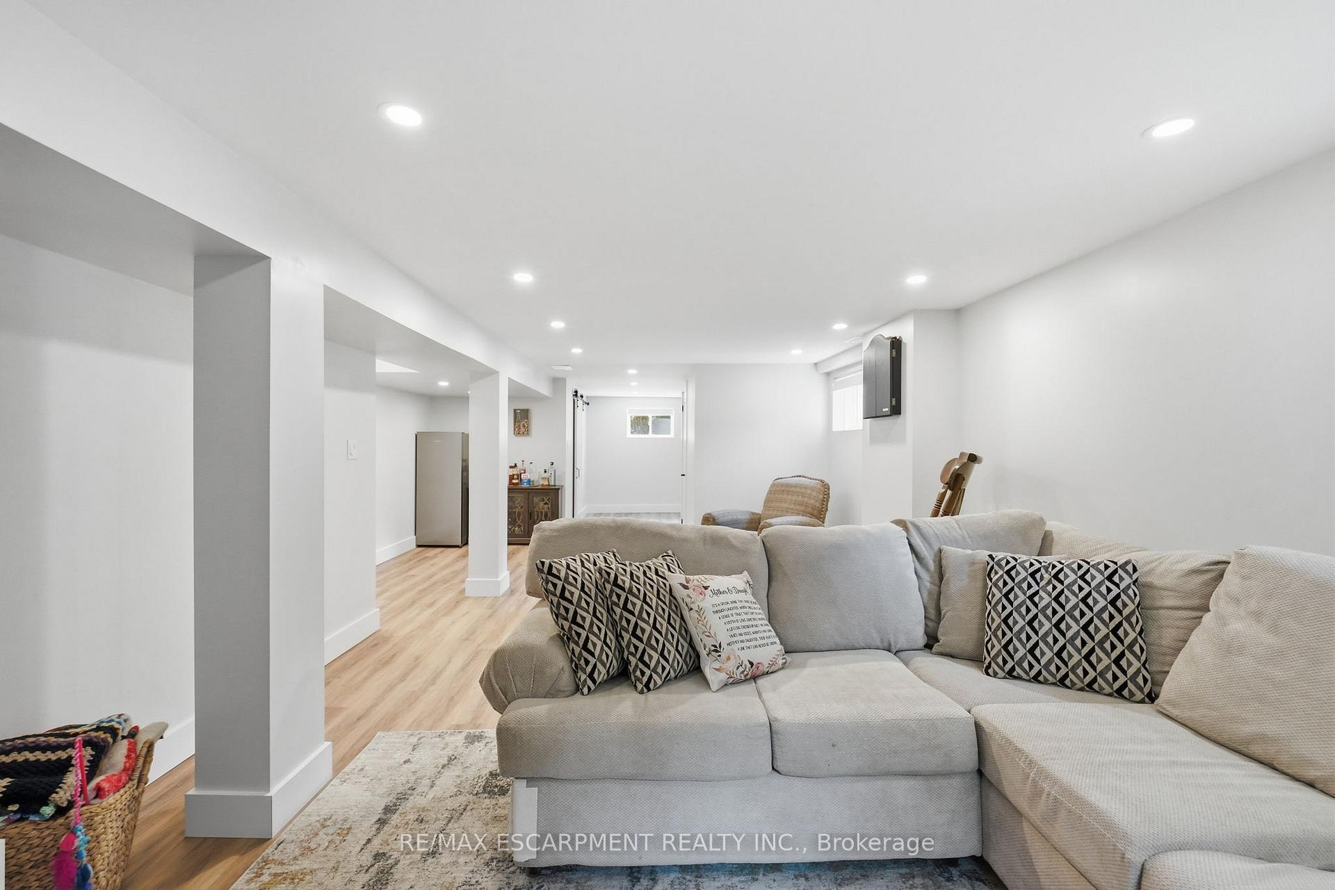 Photo 36 of 16 Kings Forest Drive, Hamilton, Huntington — HOMEH