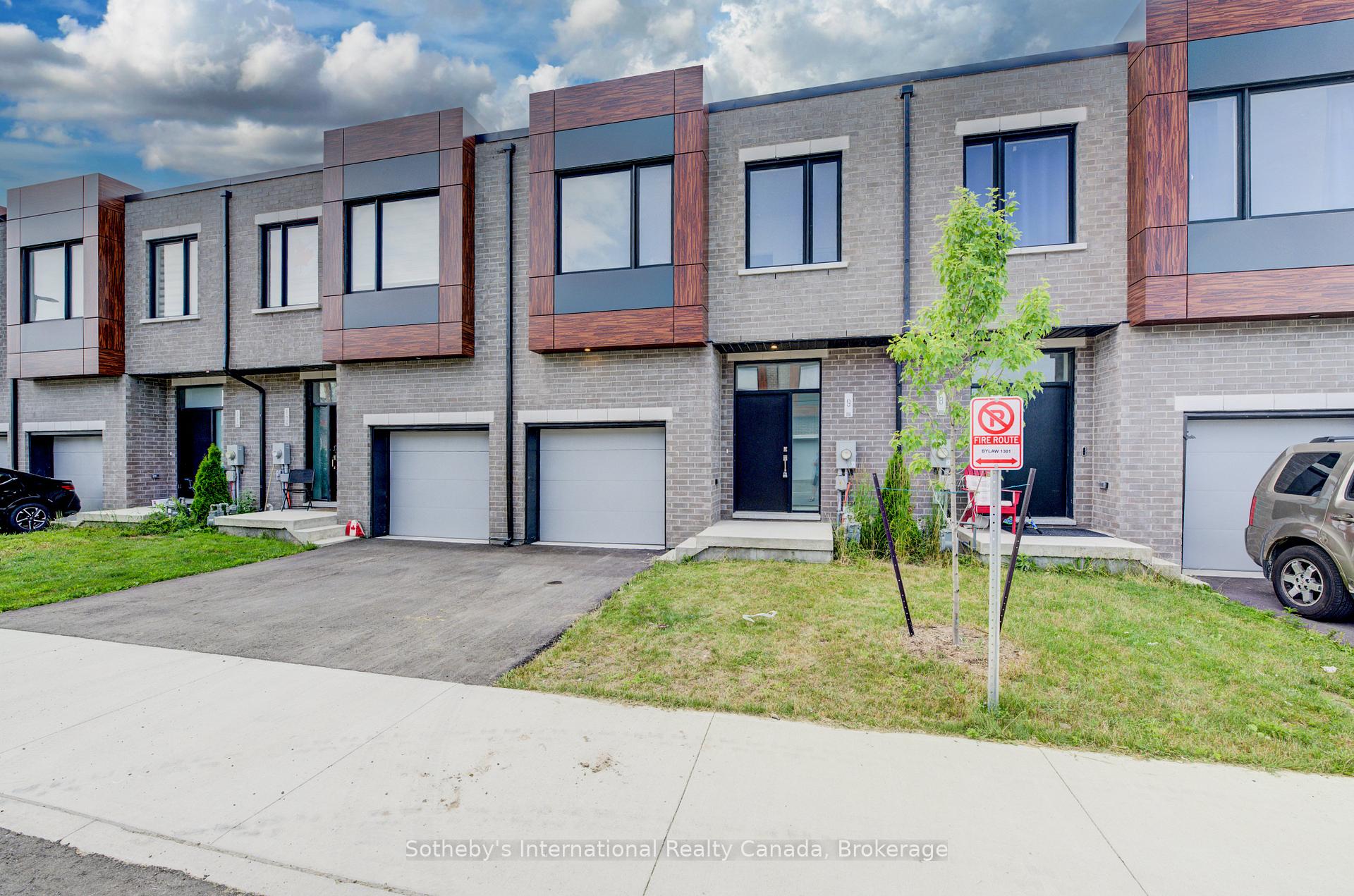 Photo 3 of Unit 14, 416 Dundas Street S, Cambridge, Christopher-Champlain — HOMEH
