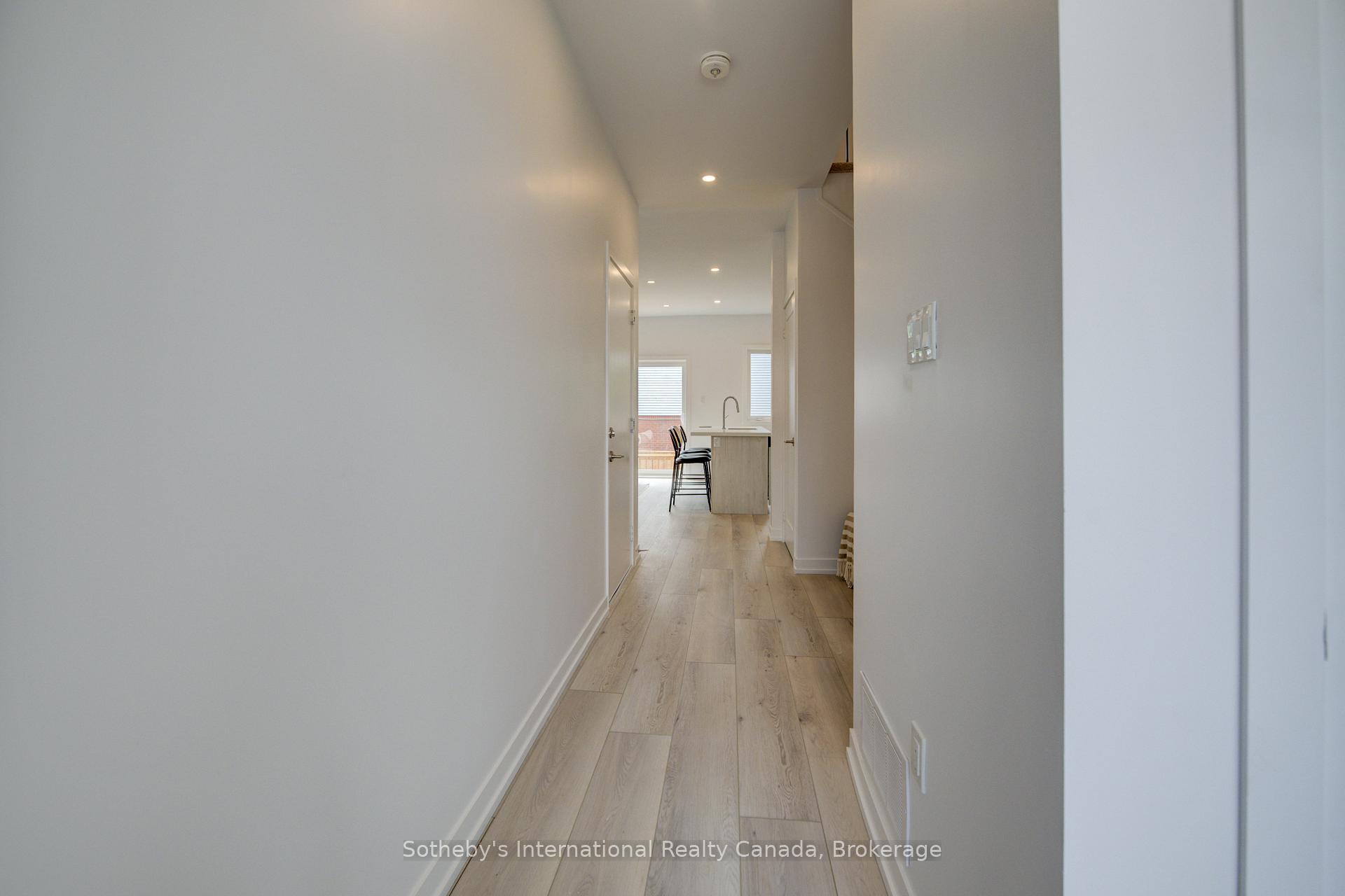 Photo 5 of Unit 14, 416 Dundas Street S, Cambridge, Christopher-Champlain — HOMEH
