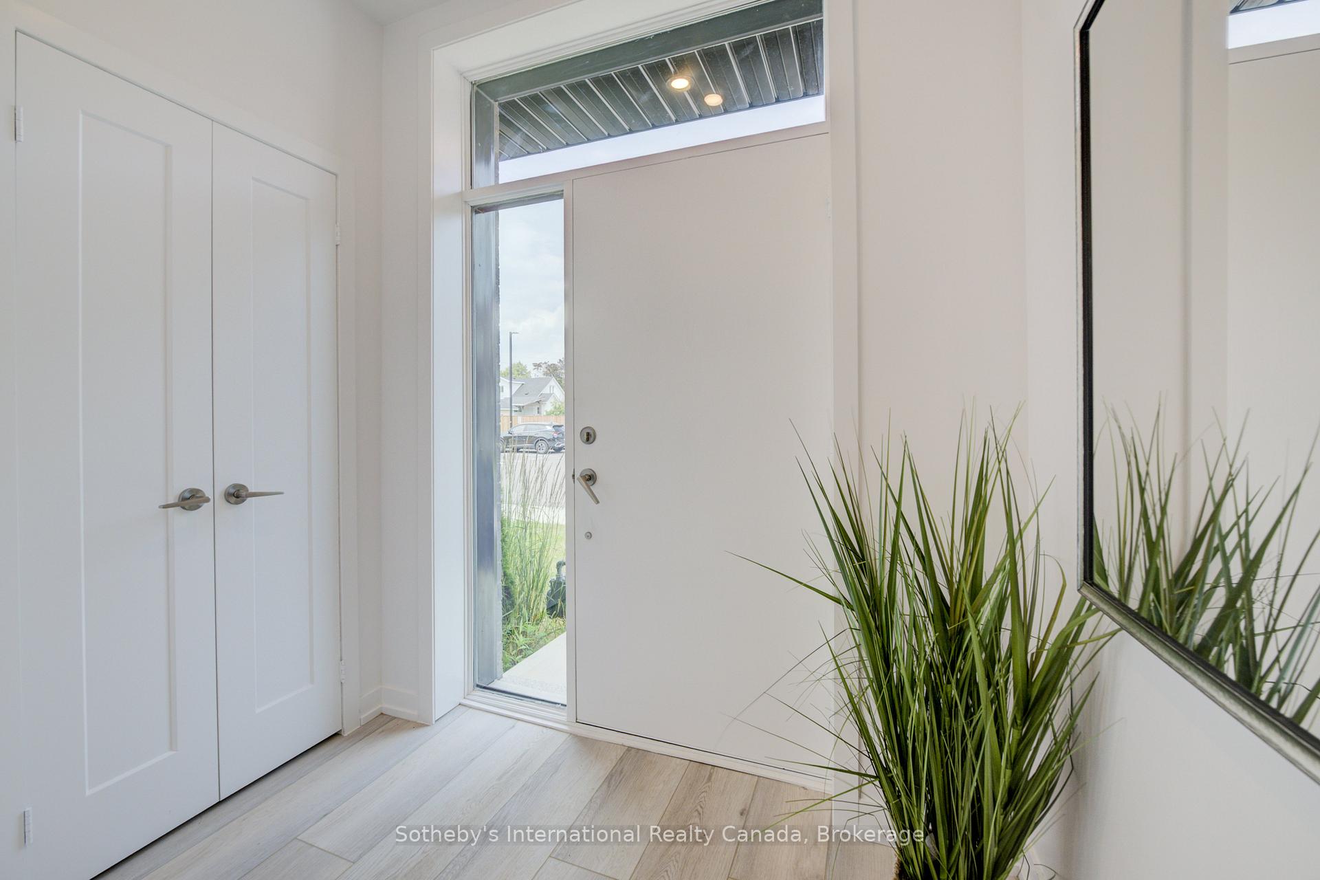 Photo 6 of Unit 14, 416 Dundas Street S, Cambridge, Christopher-Champlain — HOMEH