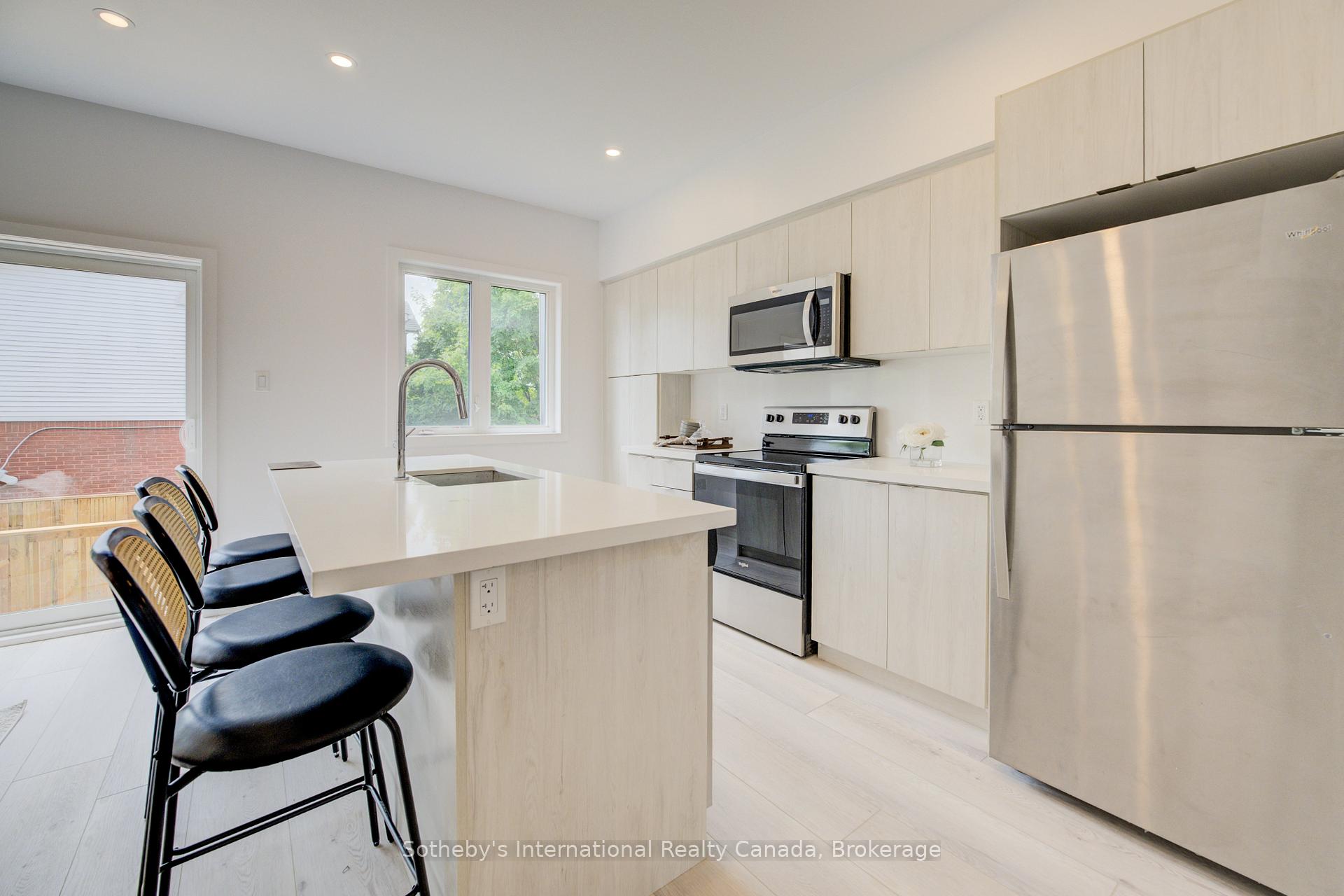 Photo 10 of Unit 14, 416 Dundas Street S, Cambridge, Christopher-Champlain — HOMEH