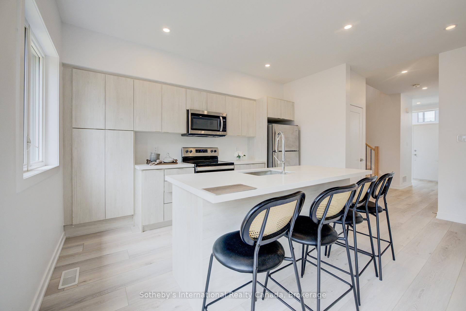 Photo 14 of Unit 14, 416 Dundas Street S, Cambridge, Christopher-Champlain — HOMEH