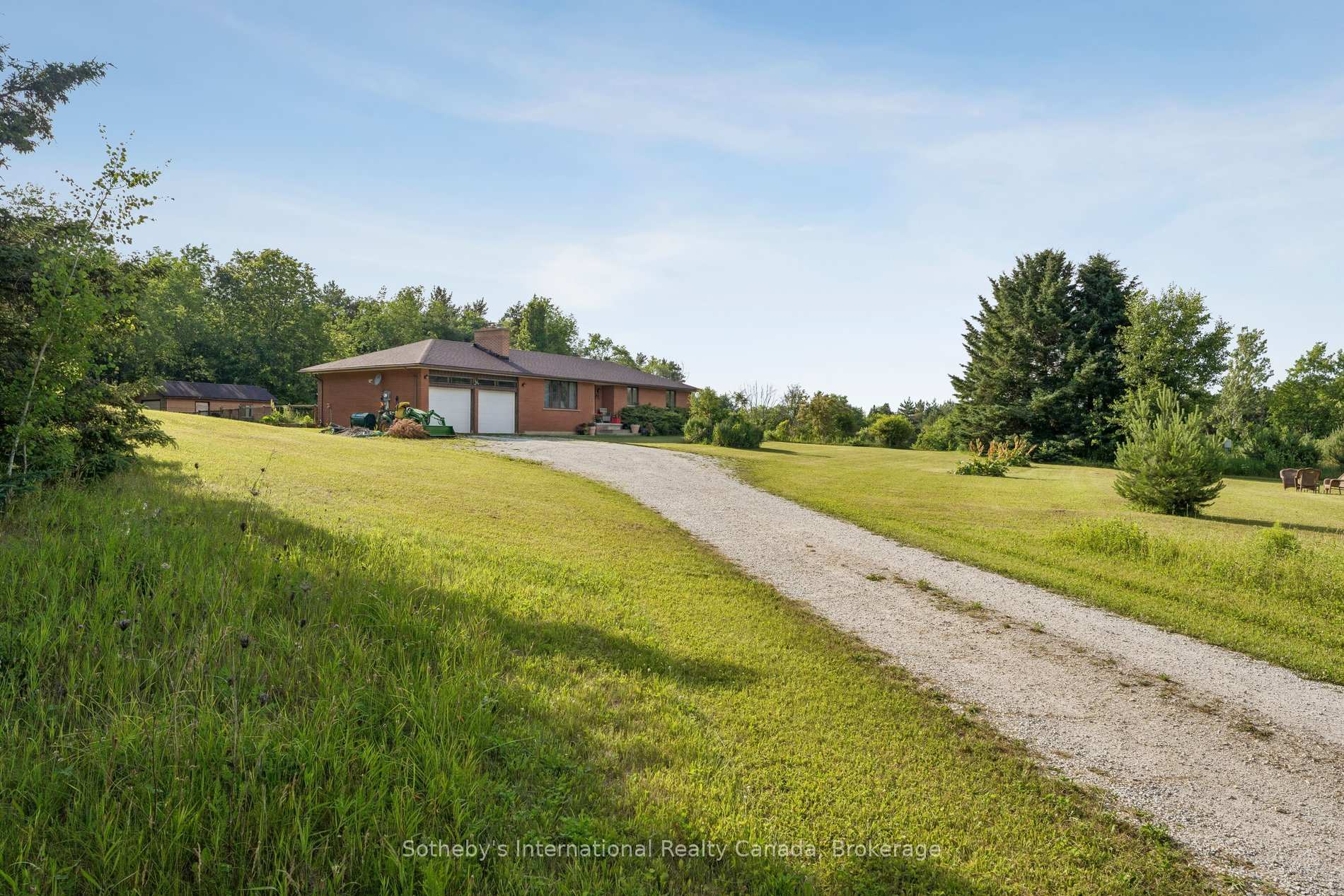 Photo 8 of 938400 Airport Road, Mulmur, Rural Mulmur — HOMEH