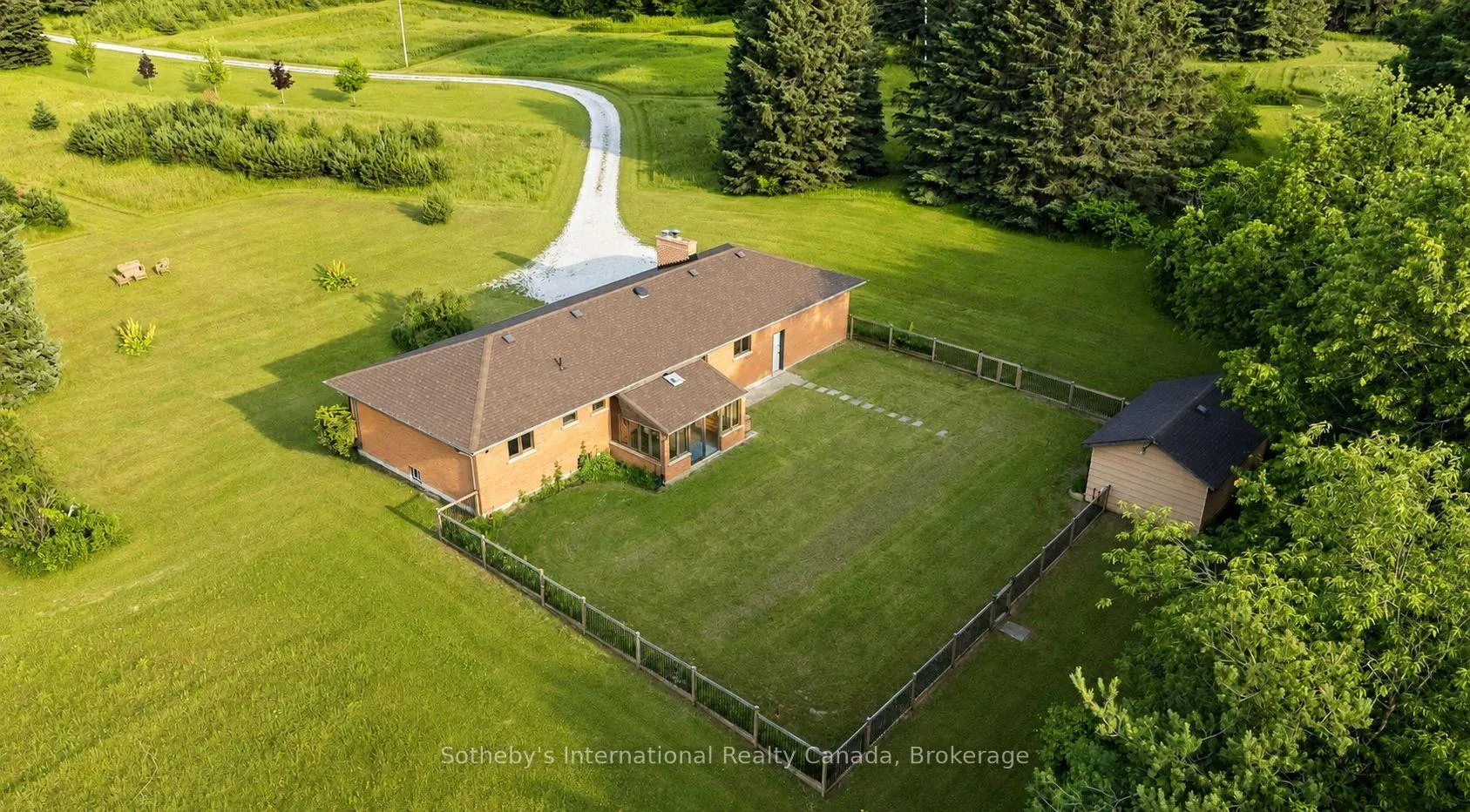 Photo 4 of 938400 Airport Road, Mulmur, Rural Mulmur — HOMEH