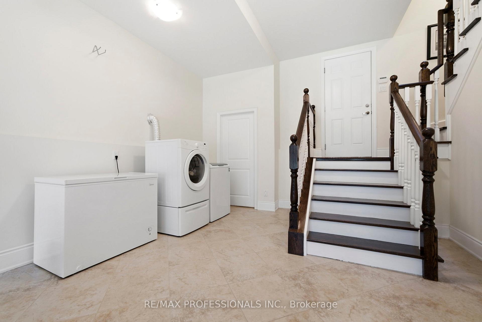 Photo 34 of 89 Twenty Second Street, Etobicoke, New Toronto — HOMEH