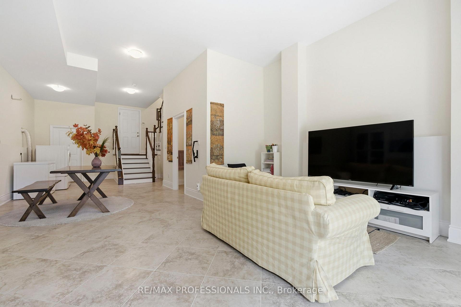 Photo 38 of 89 Twenty Second Street, Etobicoke, New Toronto — HOMEH