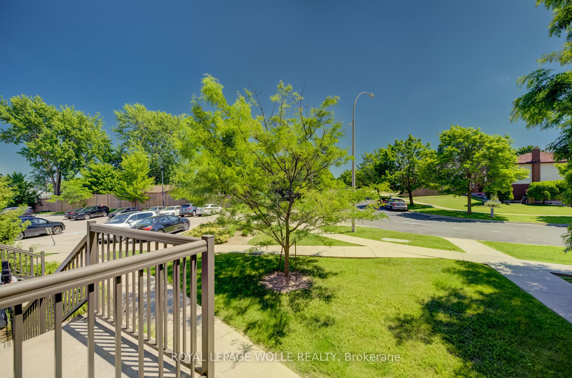 Photo 5 of Unit 6, 42 West Acres Crescent, Kitchener — HOMEH