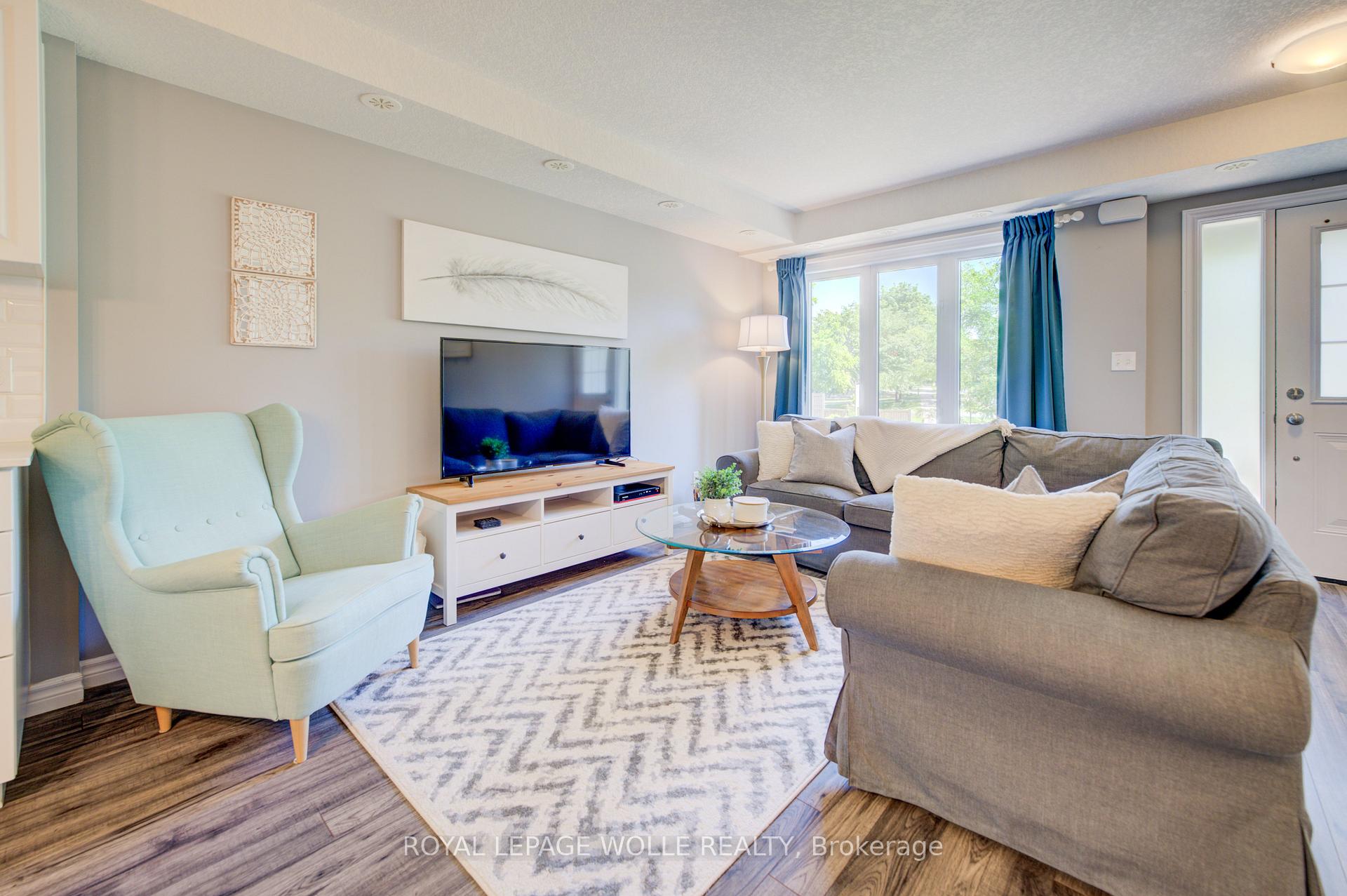 Photo 9 of Unit 6, 42 West Acres Crescent, Kitchener — HOMEH
