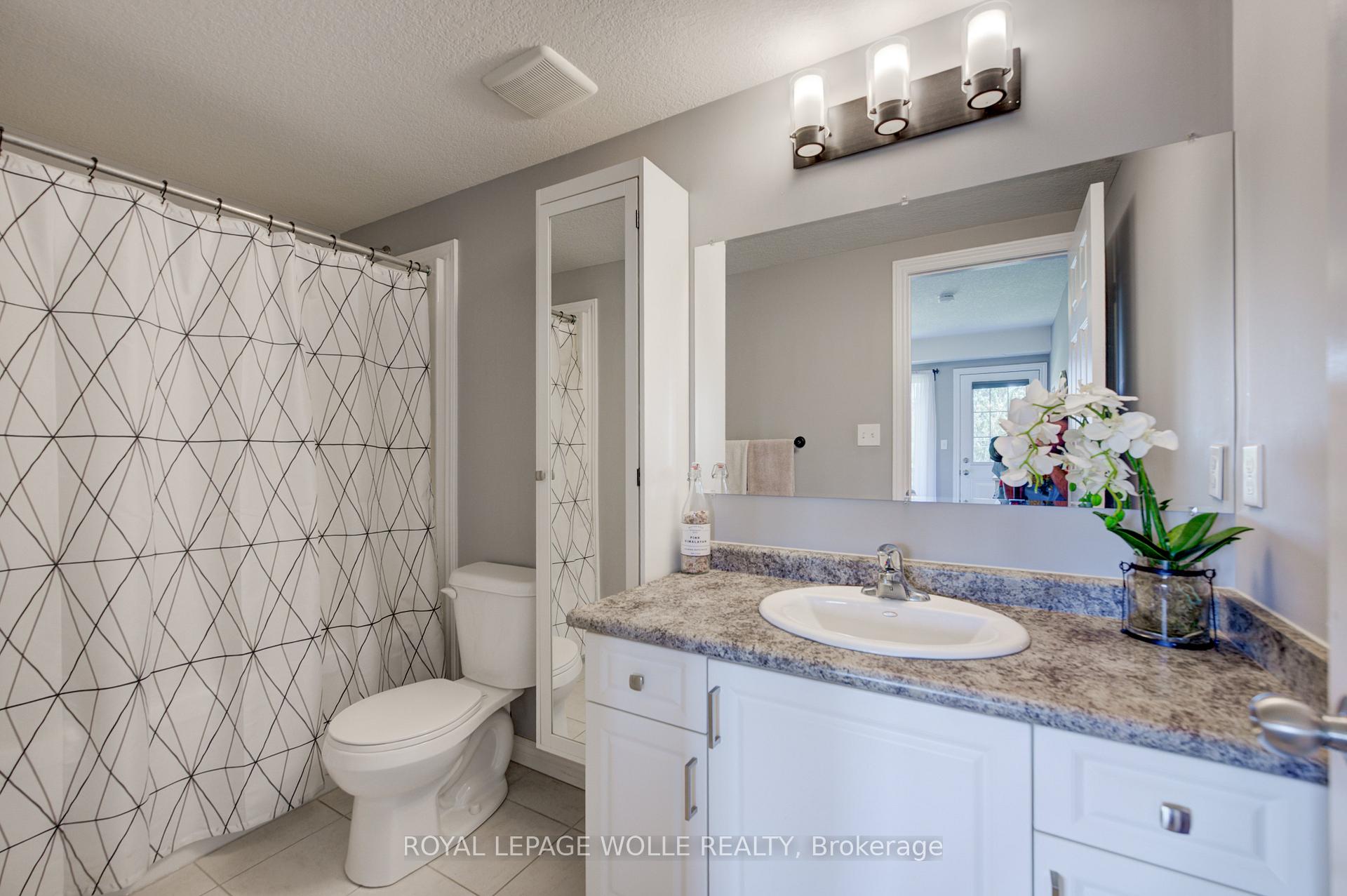 Photo 23 of Unit 6, 42 West Acres Crescent, Kitchener — HOMEH