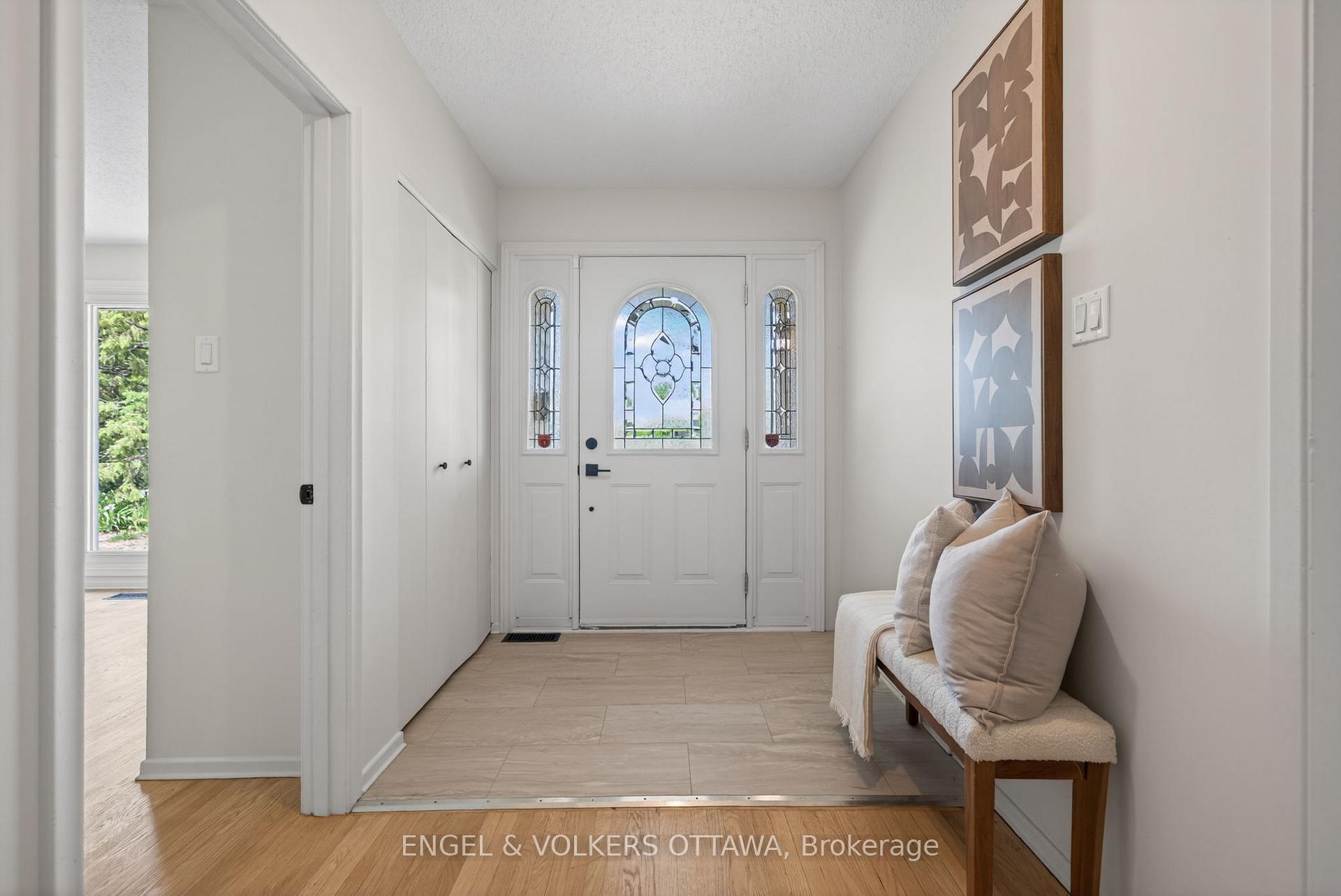 Photo 2 of 1862 Sharel Drive, Ottawa, Guildwood Estates - Urbandale Acres — HOMEH