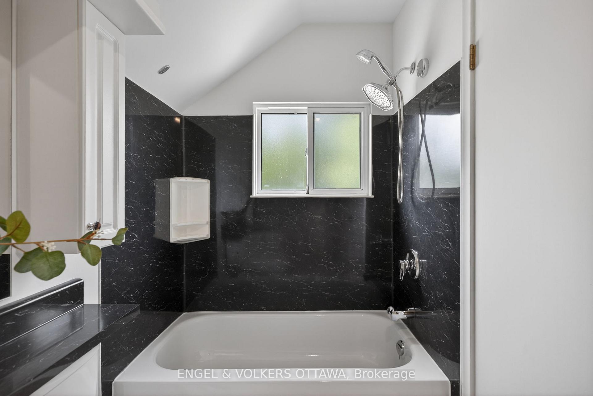 Photo 17 of 1862 Sharel Drive, Ottawa, Guildwood Estates - Urbandale Acres — HOMEH