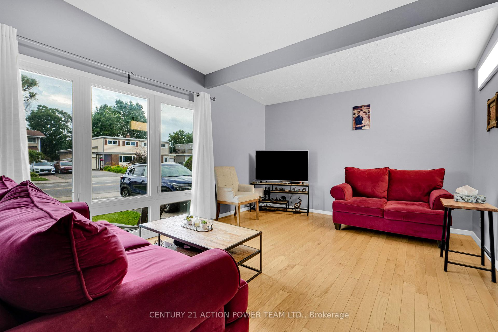 Photo 5 of 1299 Meadowlands Drive E, Ottawa, City View/Skyline/Fisher Heights/Parkwood Hills — HOMEH