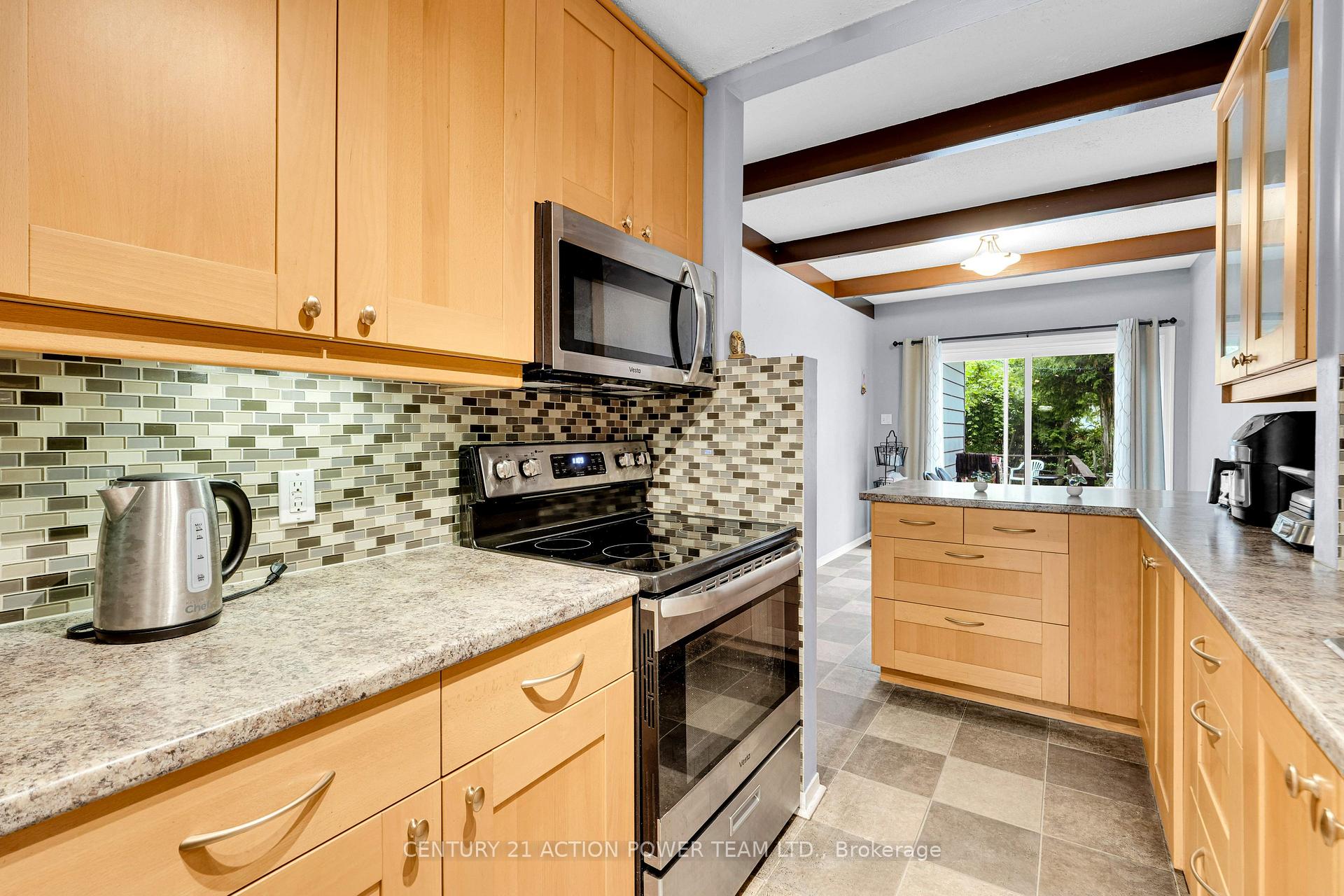 Photo 15 of 1299 Meadowlands Drive E, Ottawa, City View/Skyline/Fisher Heights/Parkwood Hills — HOMEH