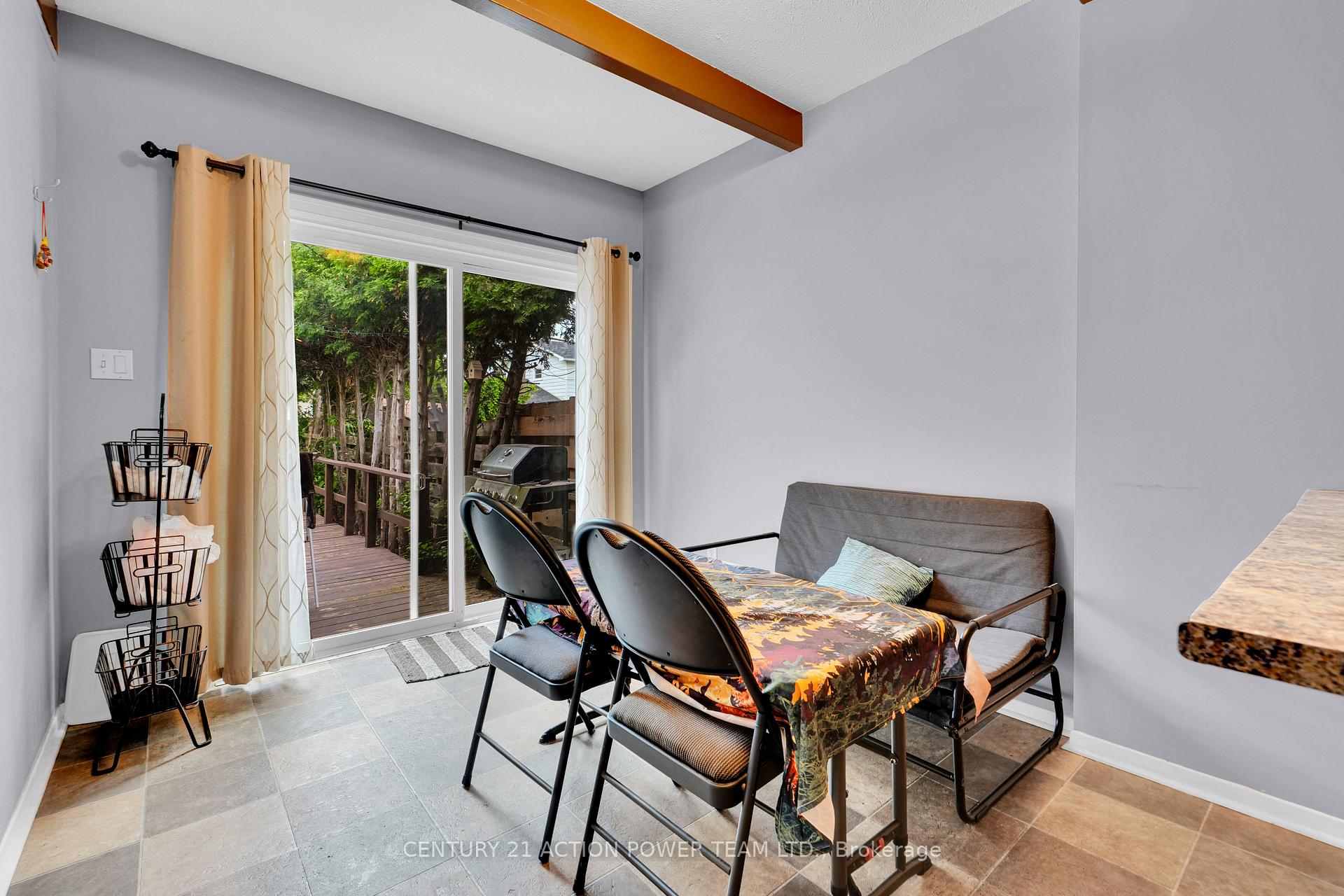Photo 17 of 1299 Meadowlands Drive E, Ottawa, City View/Skyline/Fisher Heights/Parkwood Hills — HOMEH