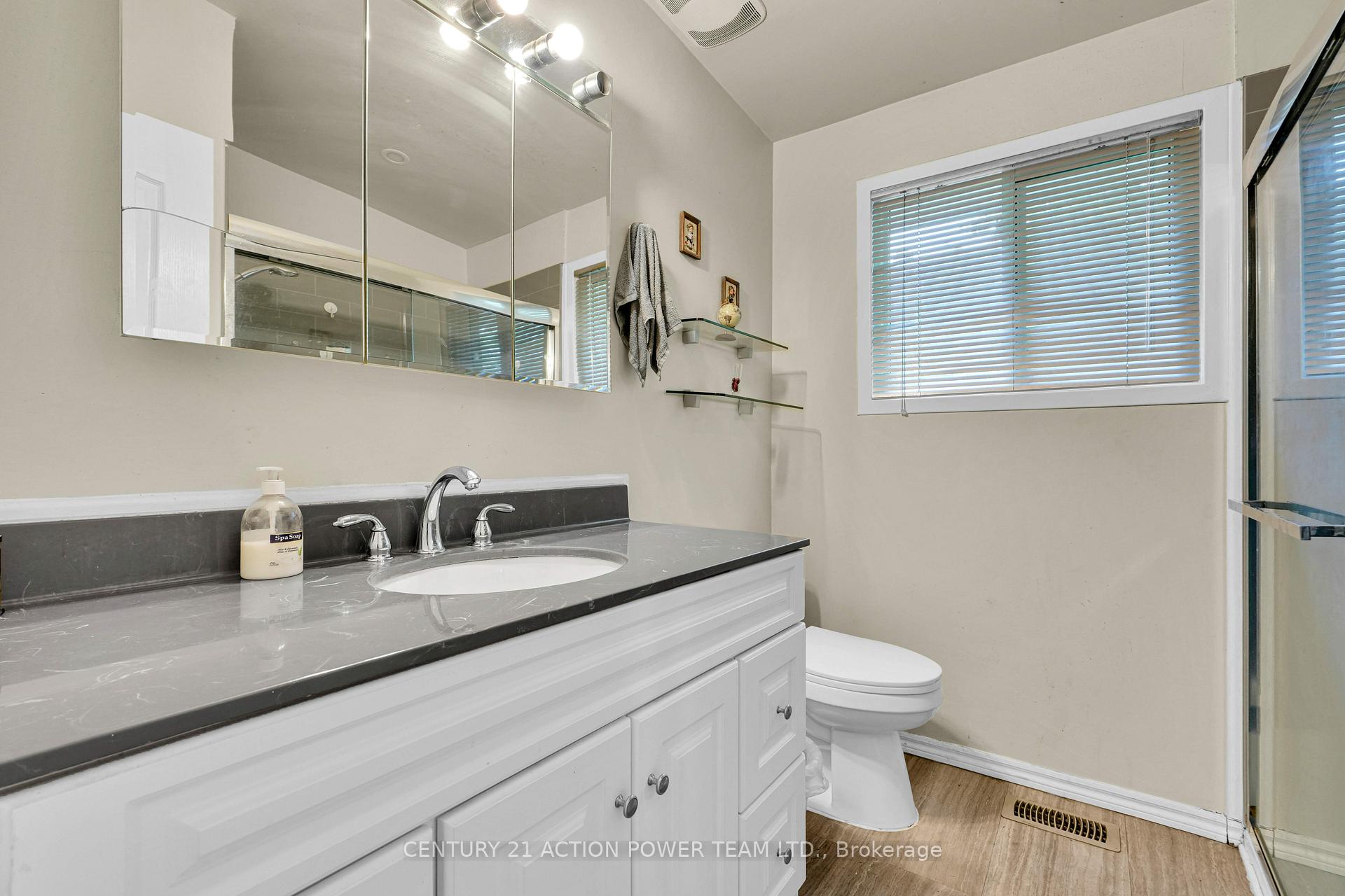 Photo 24 of 1299 Meadowlands Drive E, Ottawa, City View/Skyline/Fisher Heights/Parkwood Hills — HOMEH