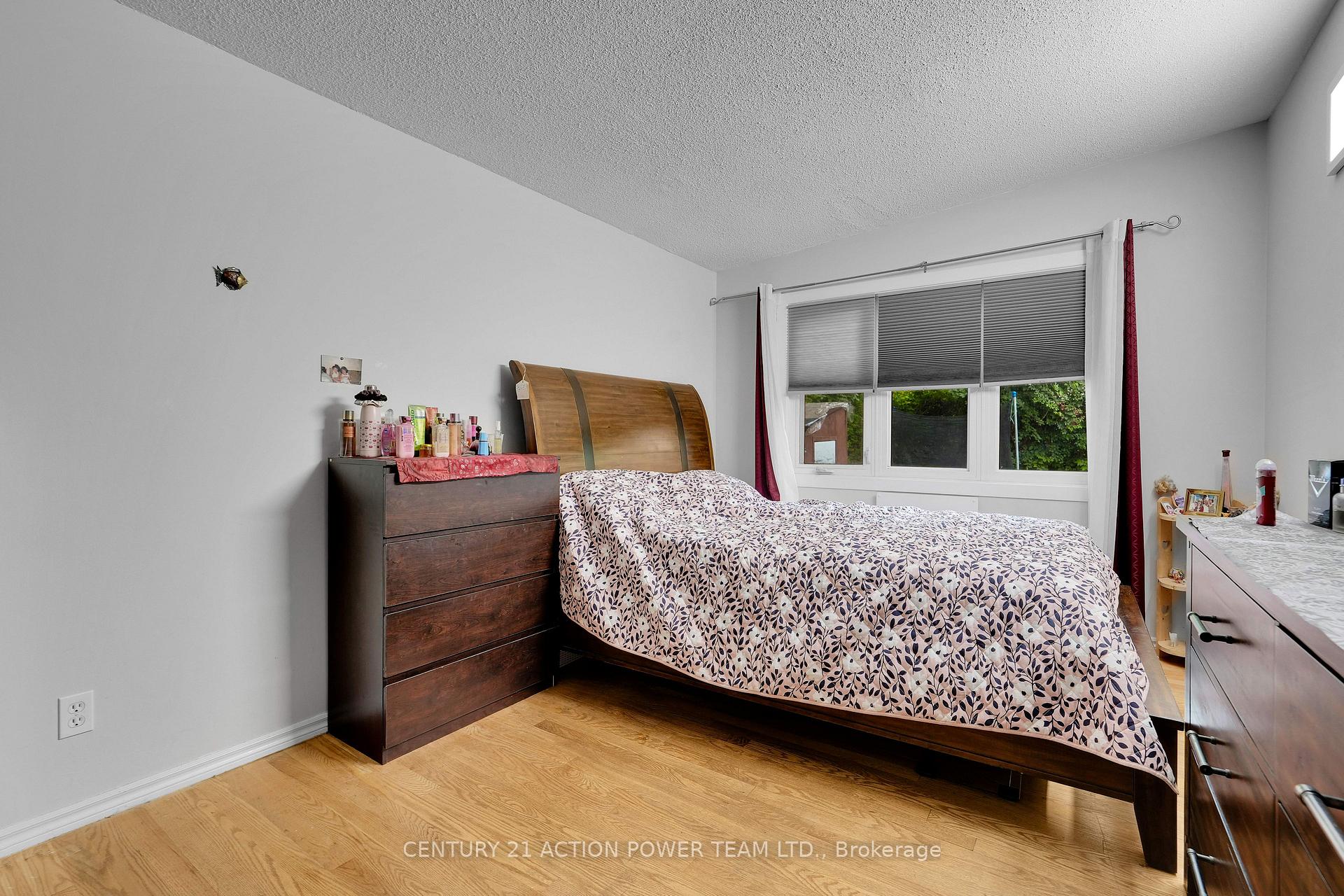 Photo 26 of 1299 Meadowlands Drive E, Ottawa, City View/Skyline/Fisher Heights/Parkwood Hills — HOMEH