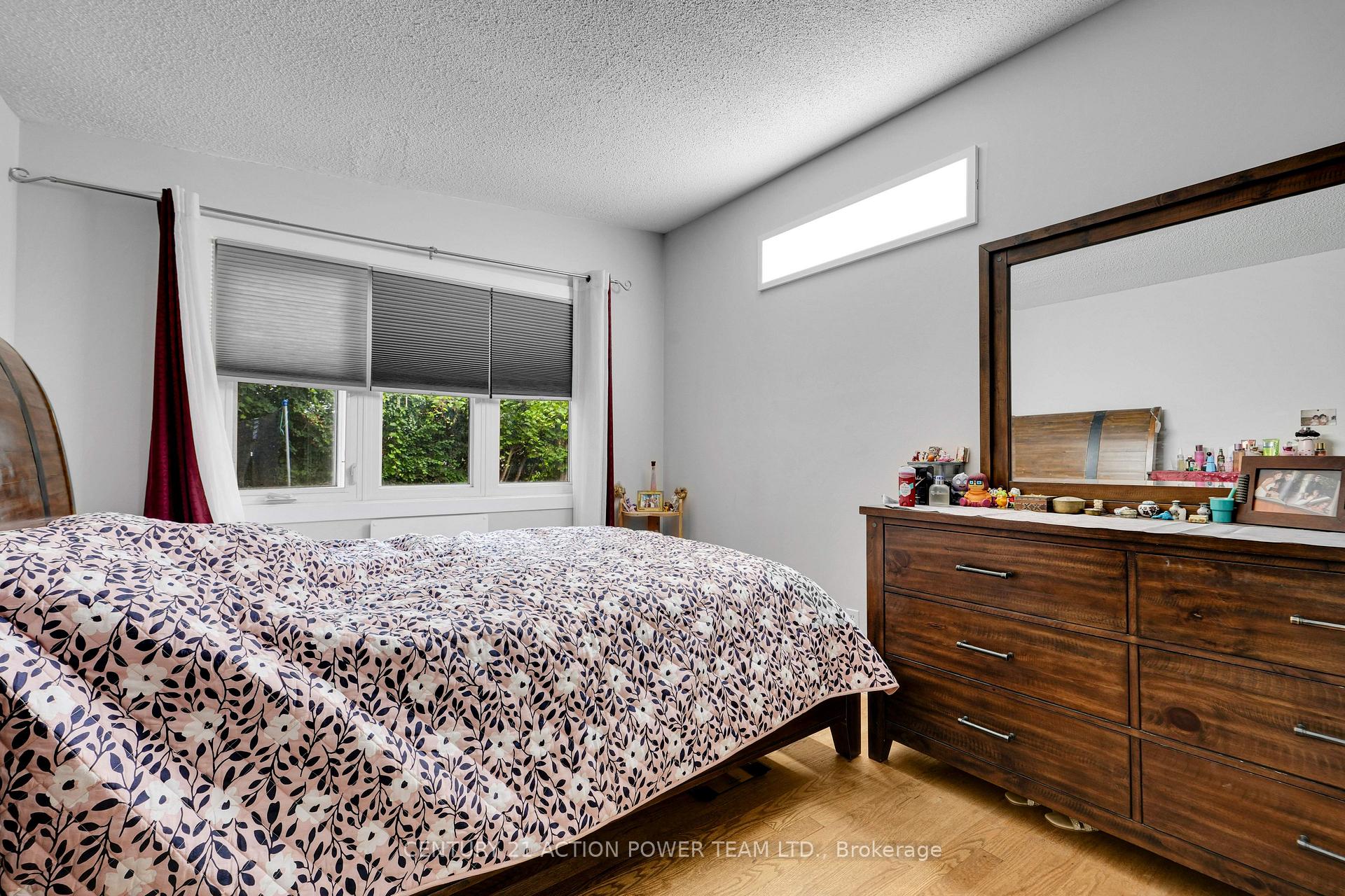 Photo 27 of 1299 Meadowlands Drive E, Ottawa, City View/Skyline/Fisher Heights/Parkwood Hills — HOMEH